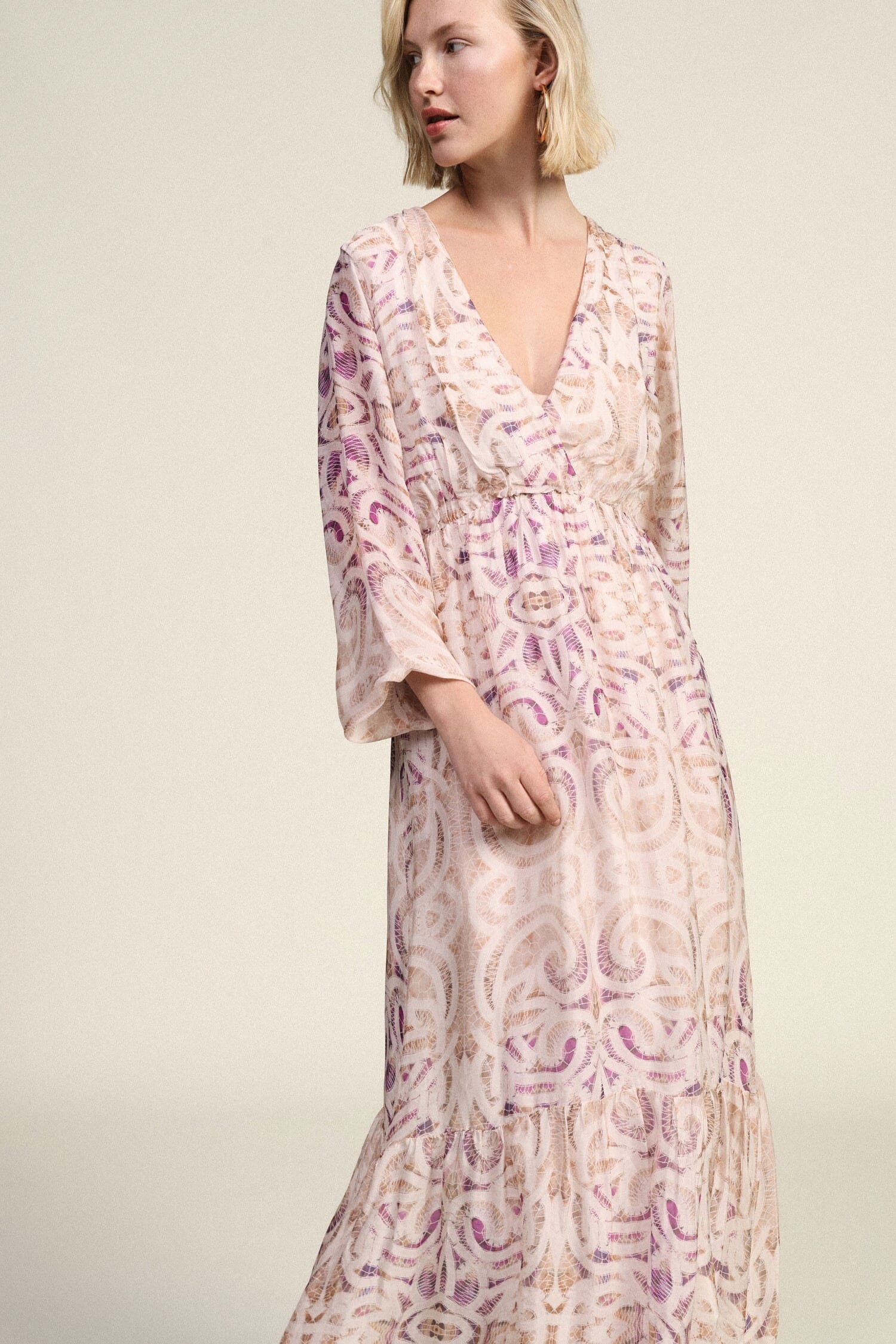 Abito Lungo Con Stampa Paisley E Scollo A V Dixie