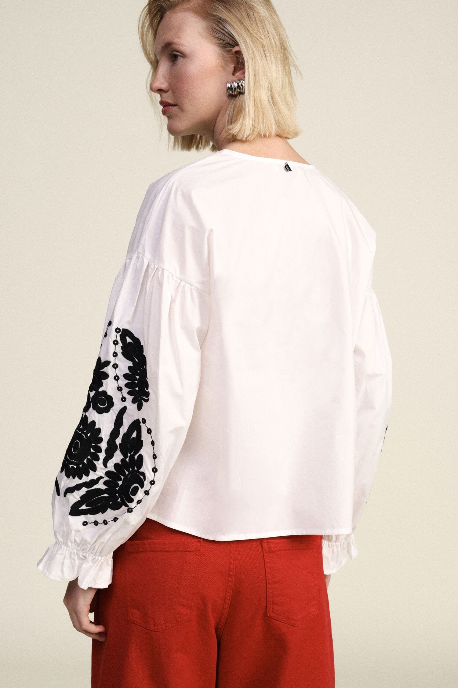 Wide Blouse With Floral Embroidery And Dixie Laces