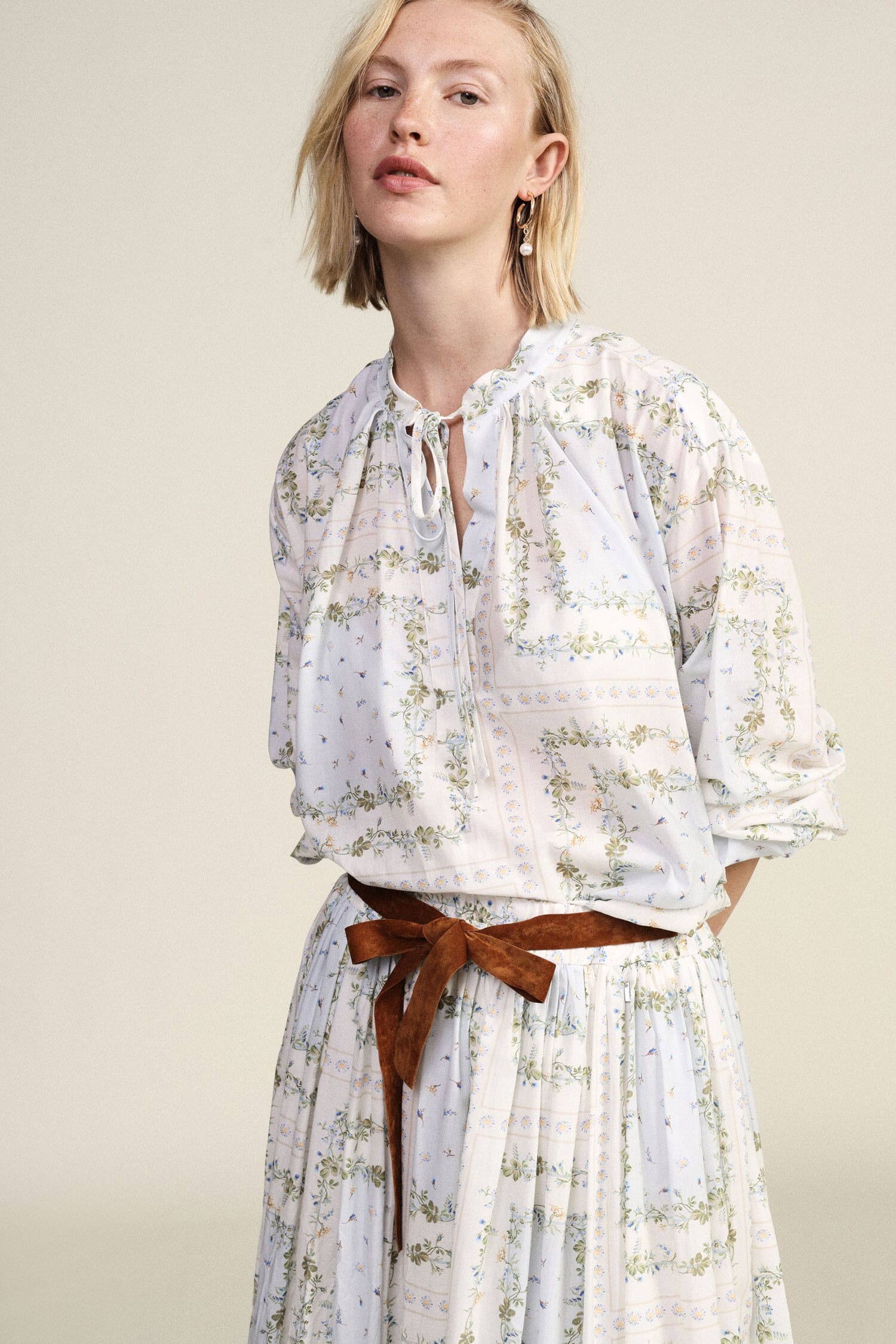 Wide Blouse With Floral Print And Dixie Bow