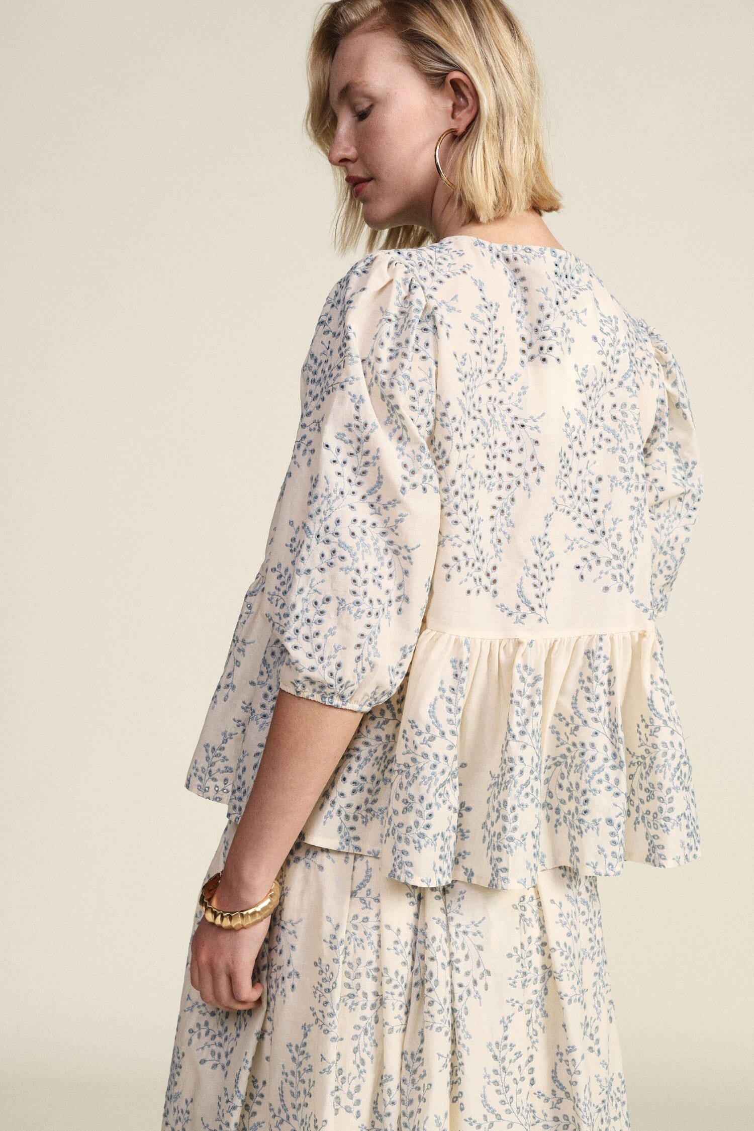 Fantasy Blouse With Wide Sleeves And Dixie Ruffle