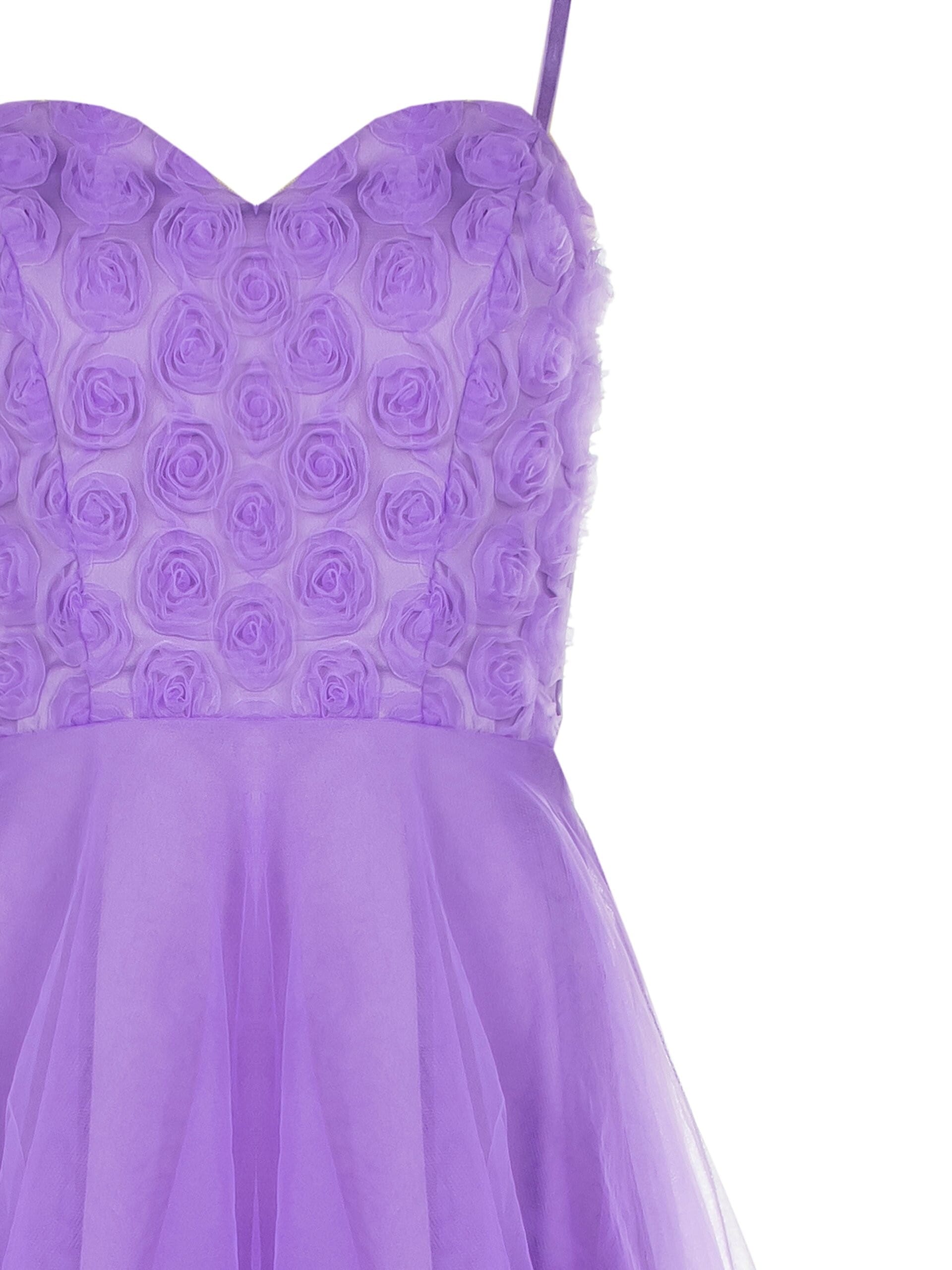 Robe de bal courte en tulle avec rinceaux de roses