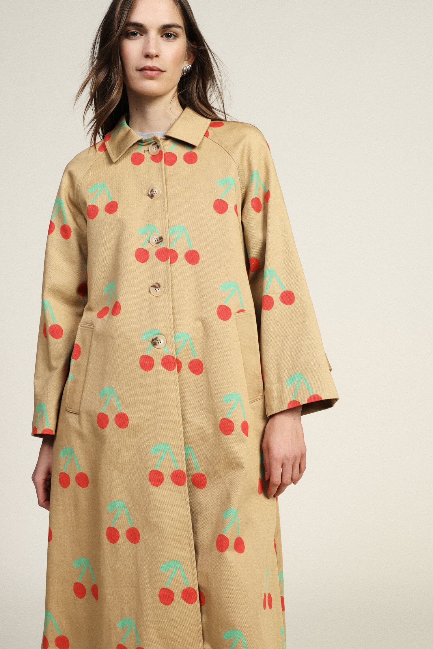 Cappotto Lungo Stampa Ciliegie Bottoni Visibili Dixie