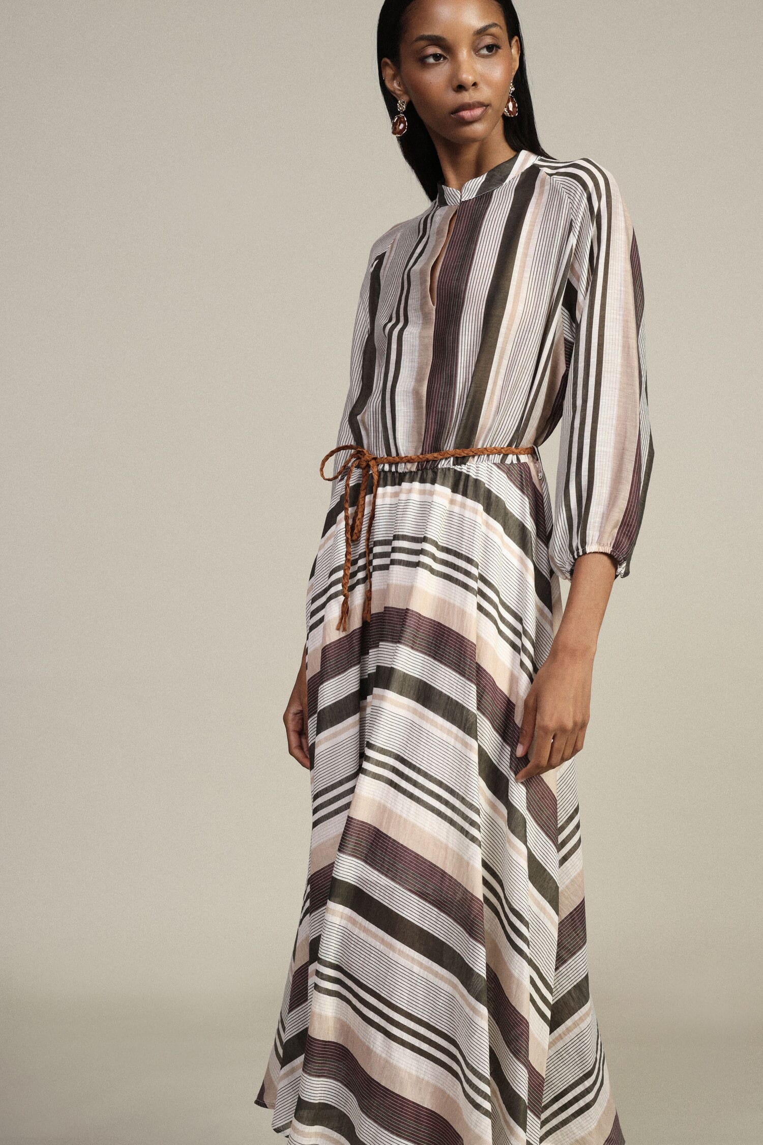 Abito Lungo A Righe Con Cintura Intrecciata Dixie