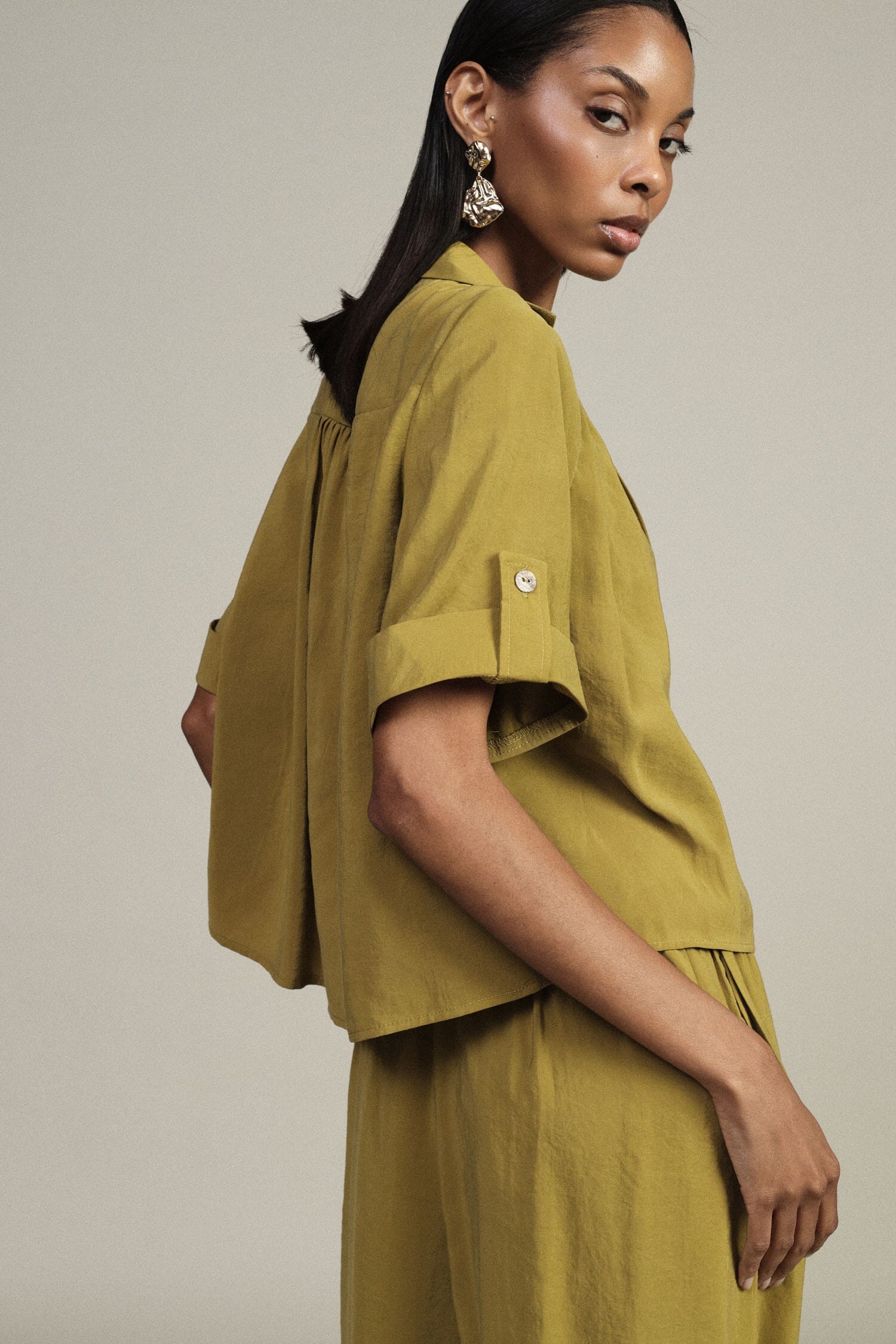 Camicia Corta Con Maniche Ampie E Bottoni Dixie