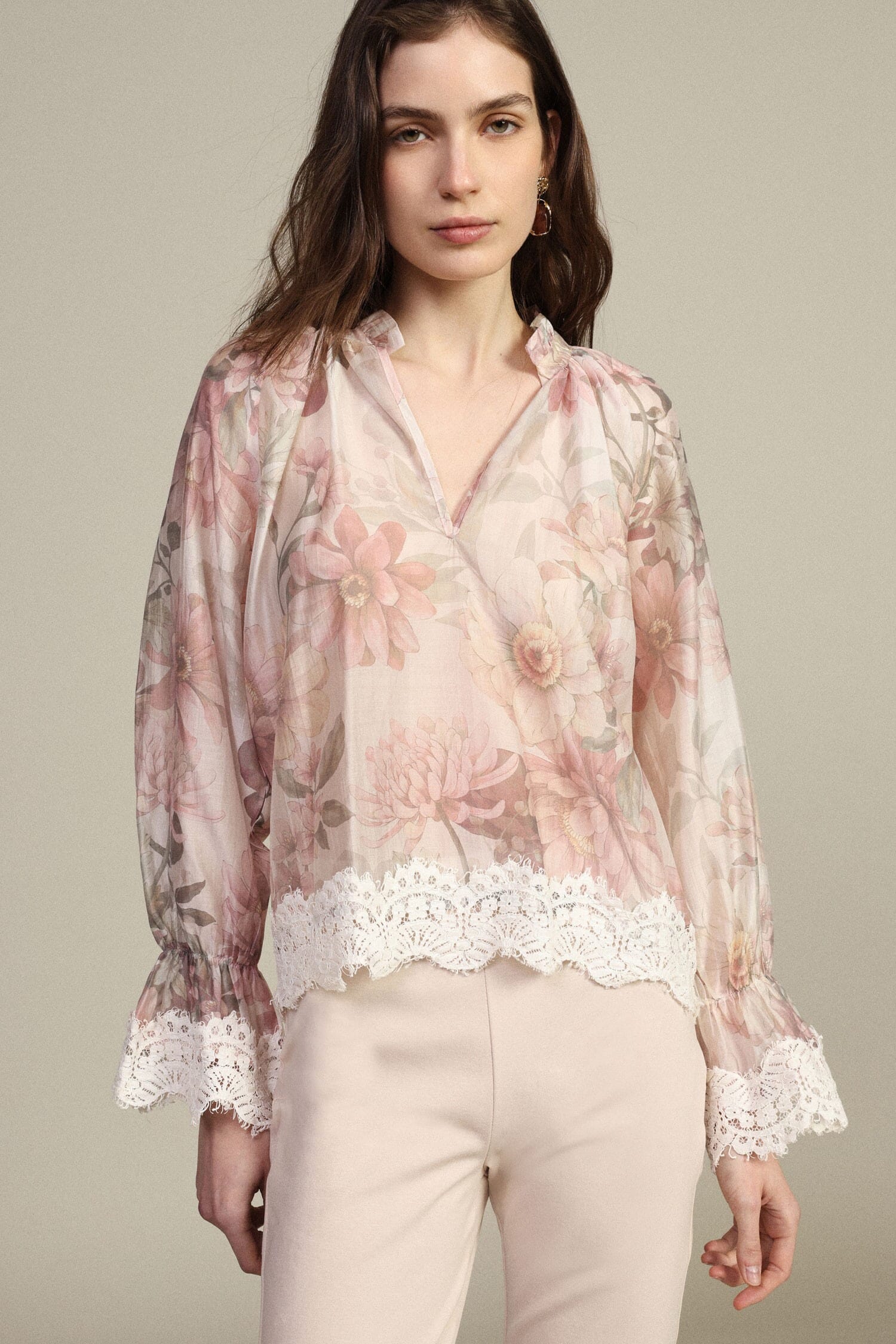 Chemisier floral à bordures en dentelle et manches larges Dixie