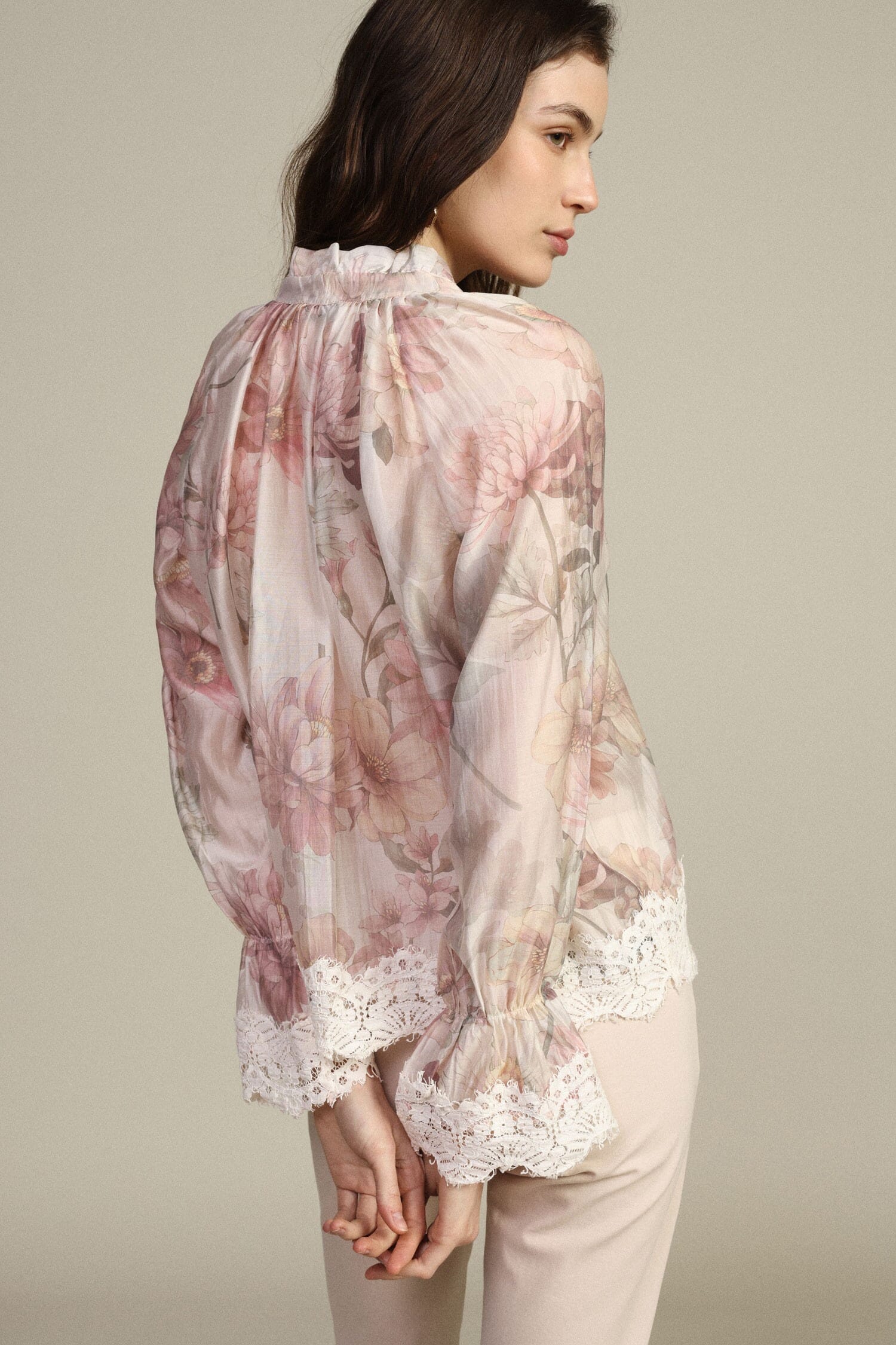 Chemisier floral à bordures en dentelle et manches larges Dixie