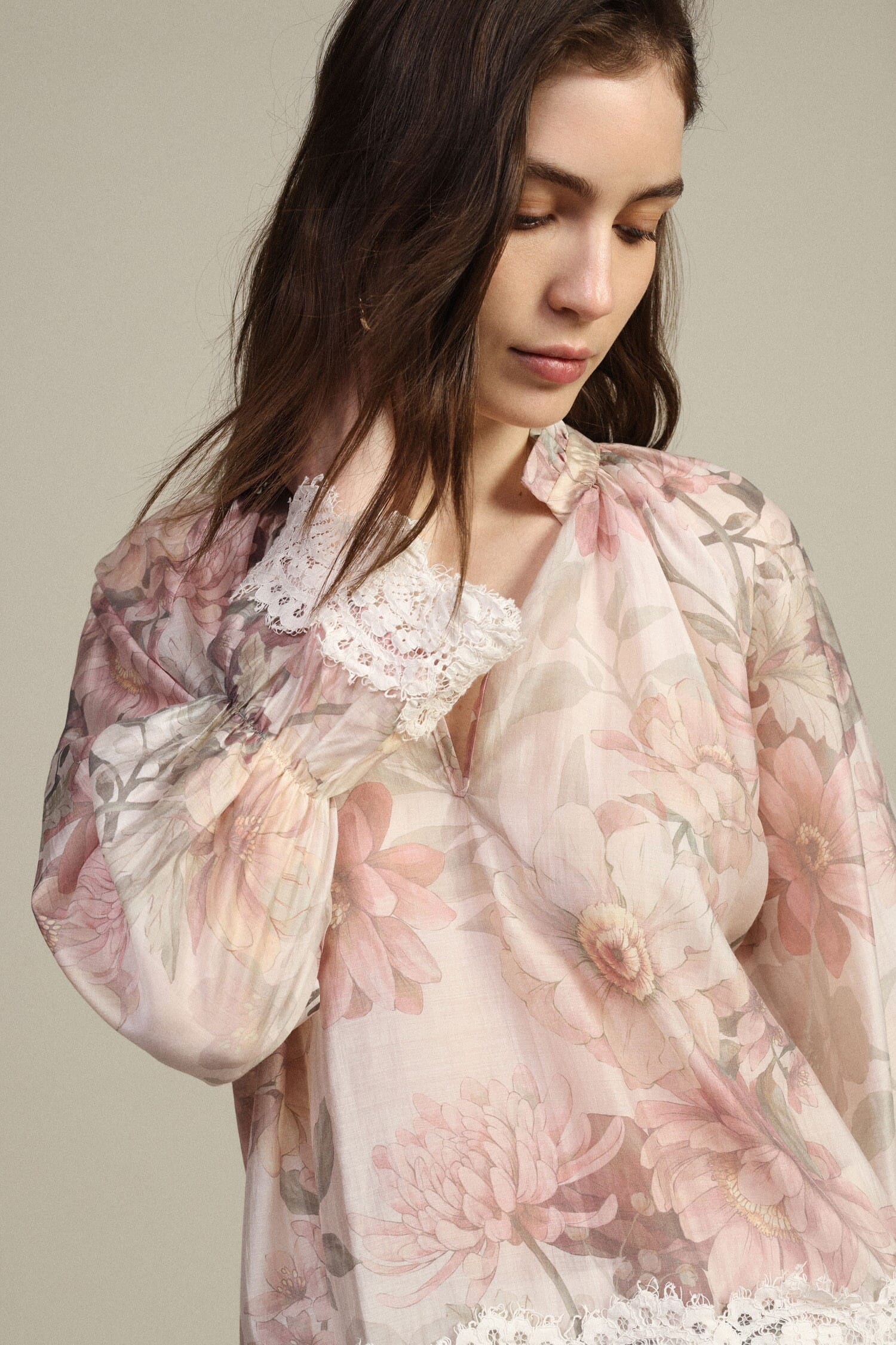 Chemisier floral à bordures en dentelle et manches larges Dixie