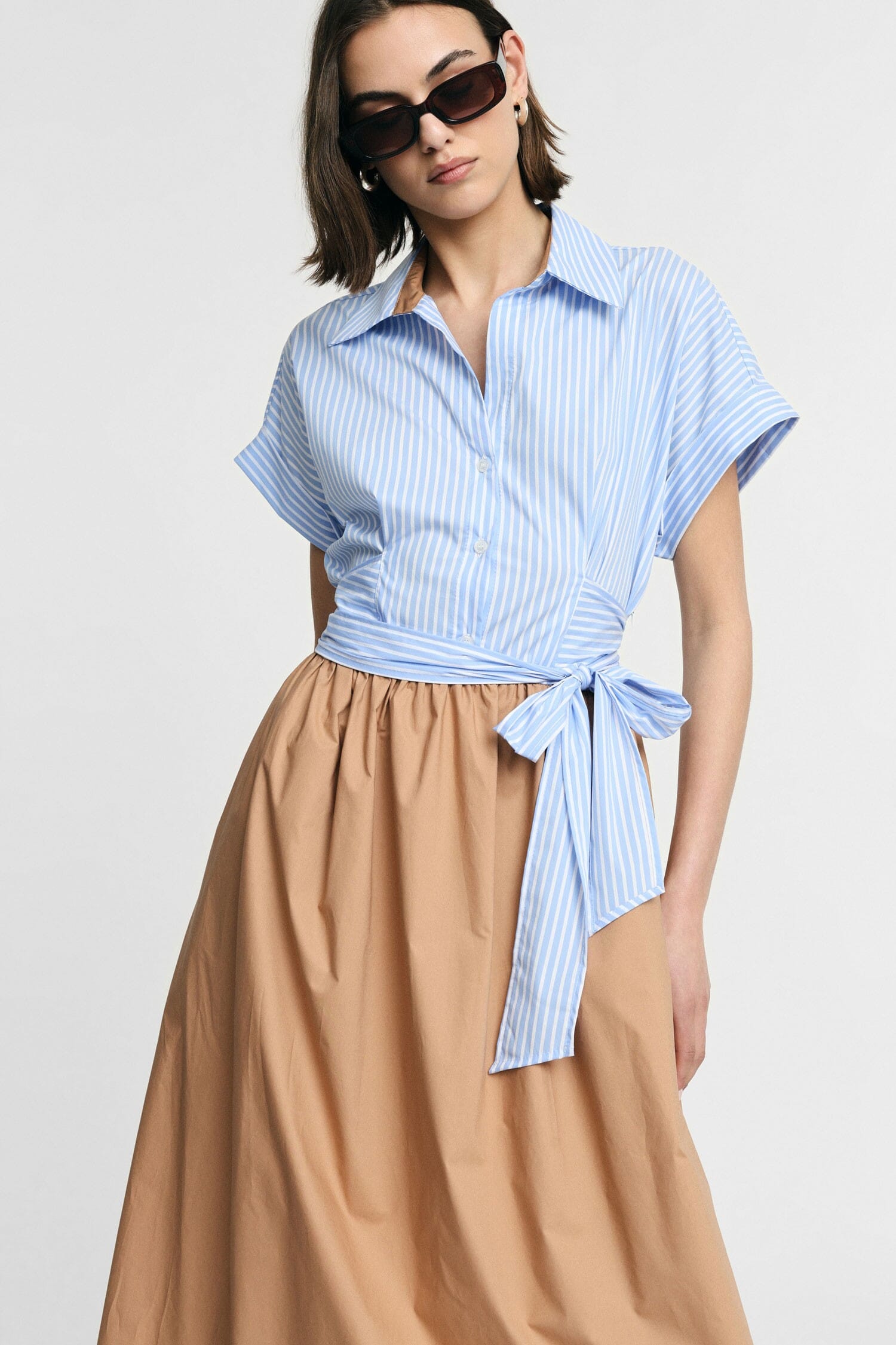 Robe longue avec ceinture rayée et jupe unie Please