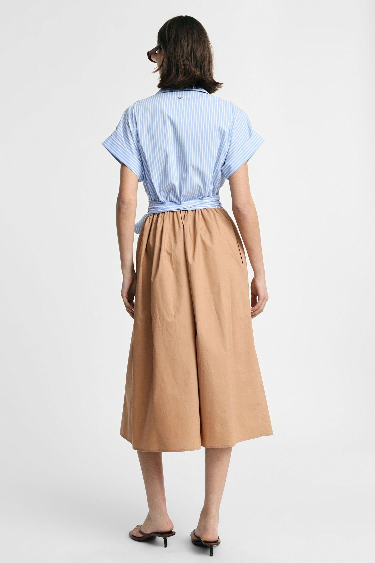 Robe longue avec ceinture rayée et jupe unie Please
