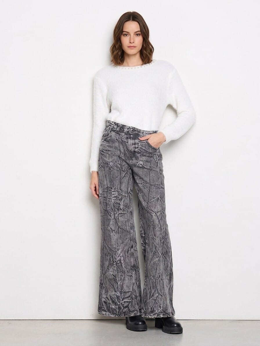 Pull fluffy avec perles et strass à l'encolure ras du cou Rinascimento