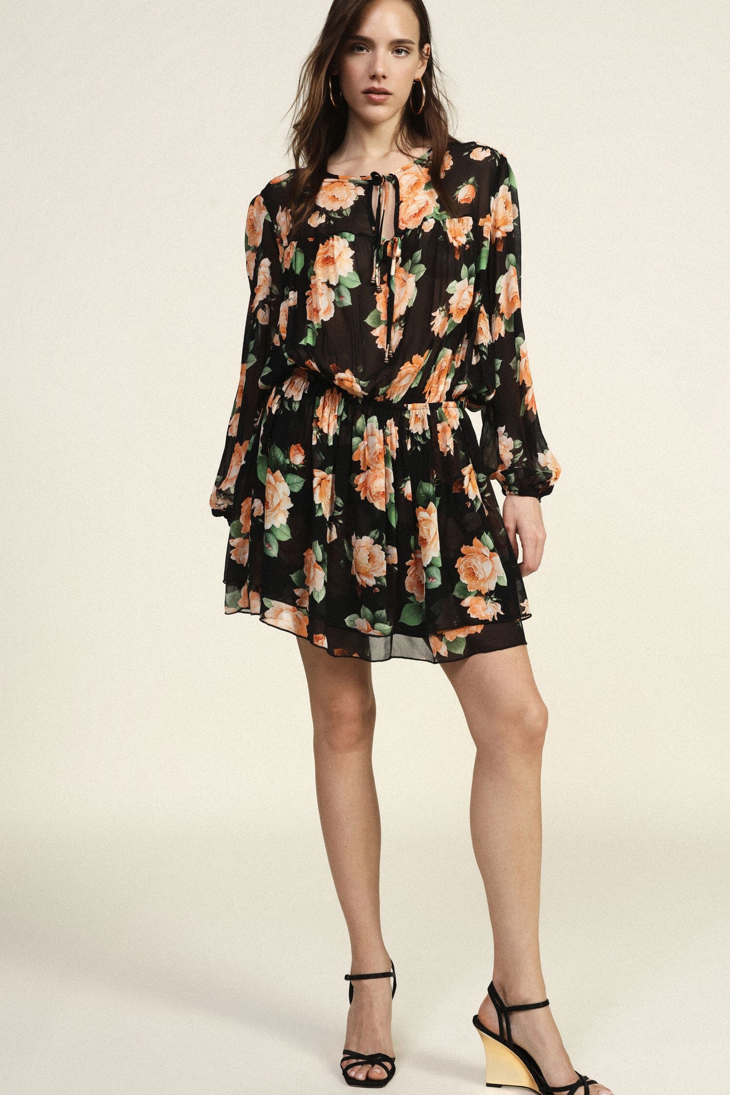 Robe courte bouclée à imprimé floral avec nœuds de cravate Dixie