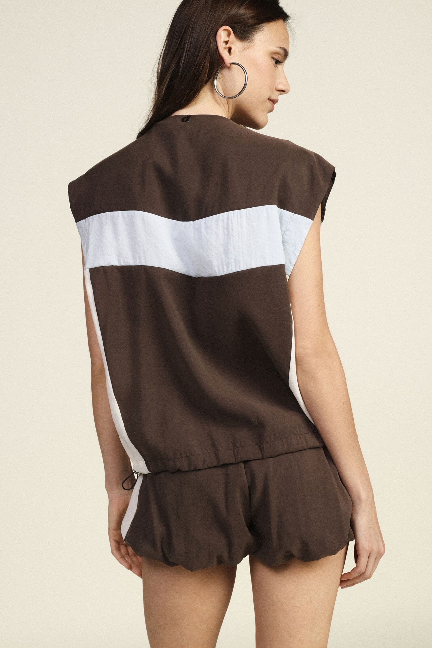 Gilet Corto Con Motivo A Blocchi E Coulisse Dixie