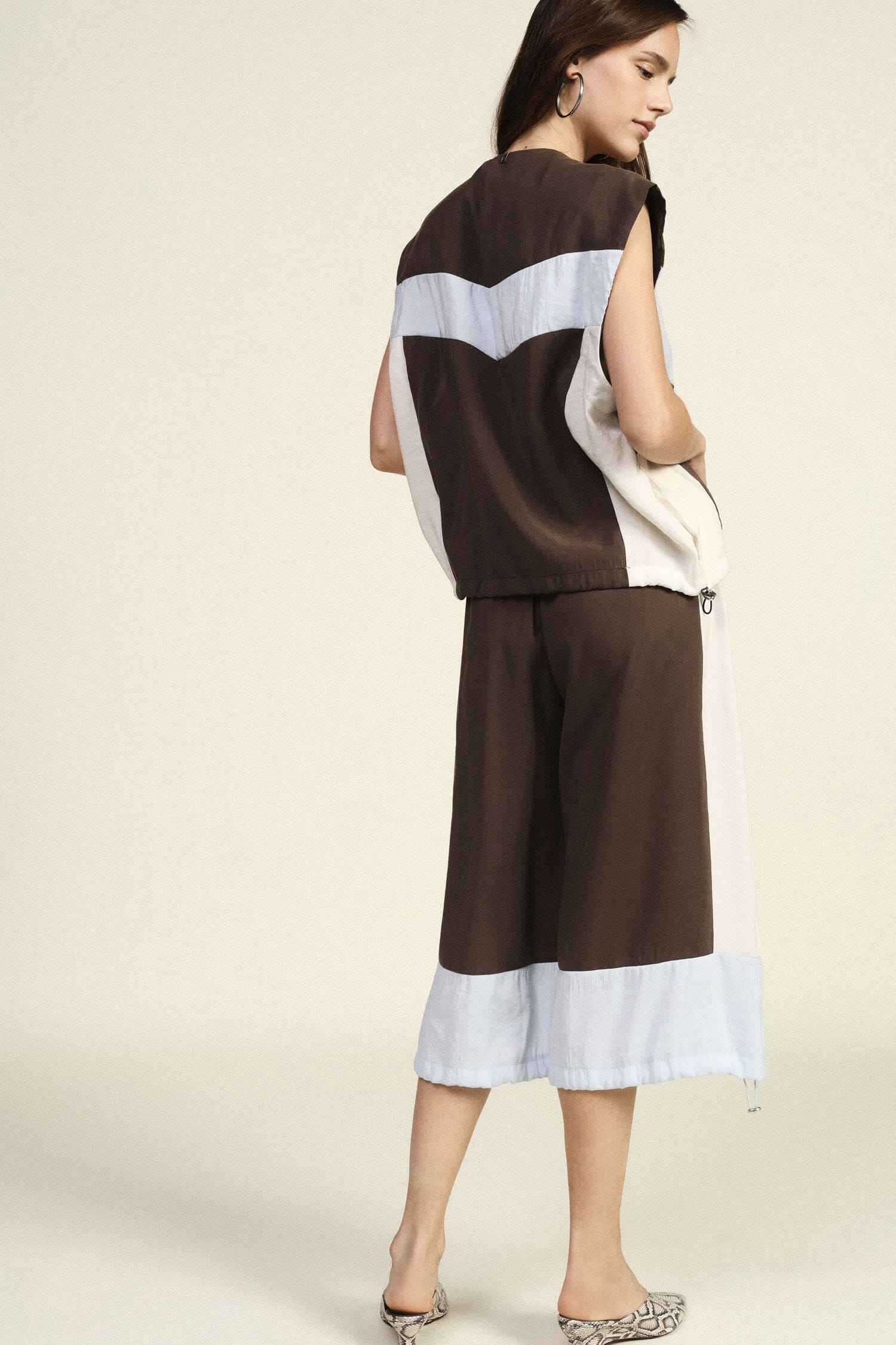 Bermuda Shorts With Colorblock Details And Drawstring Dixie
