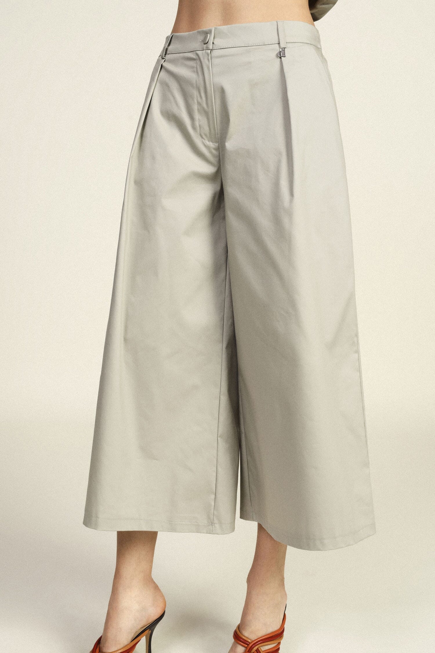 Palazzo Trousers With High Waist And Pleats Dixie