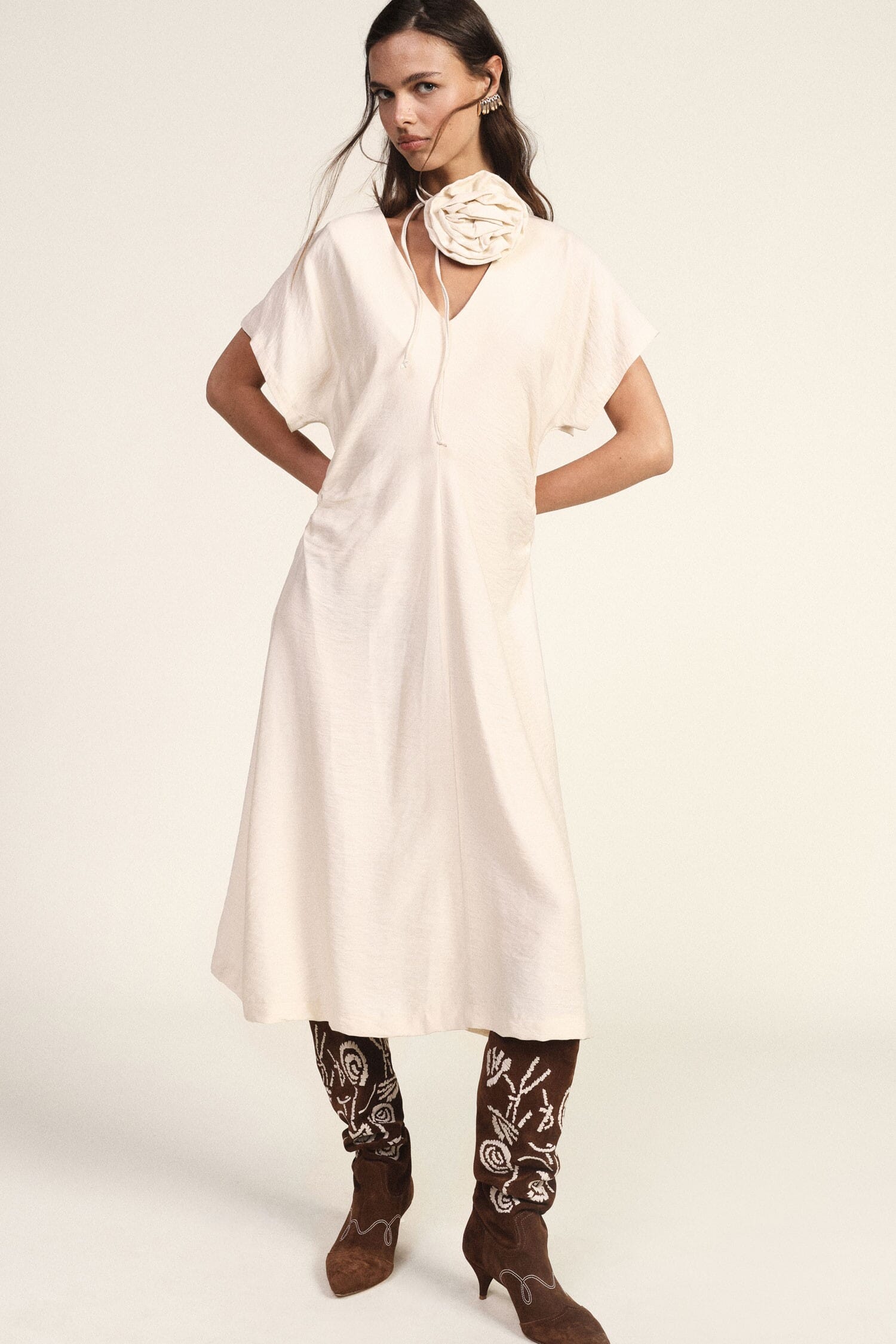 Abito Midi Con Drappeggio Laterale E Scollo A V Dixie