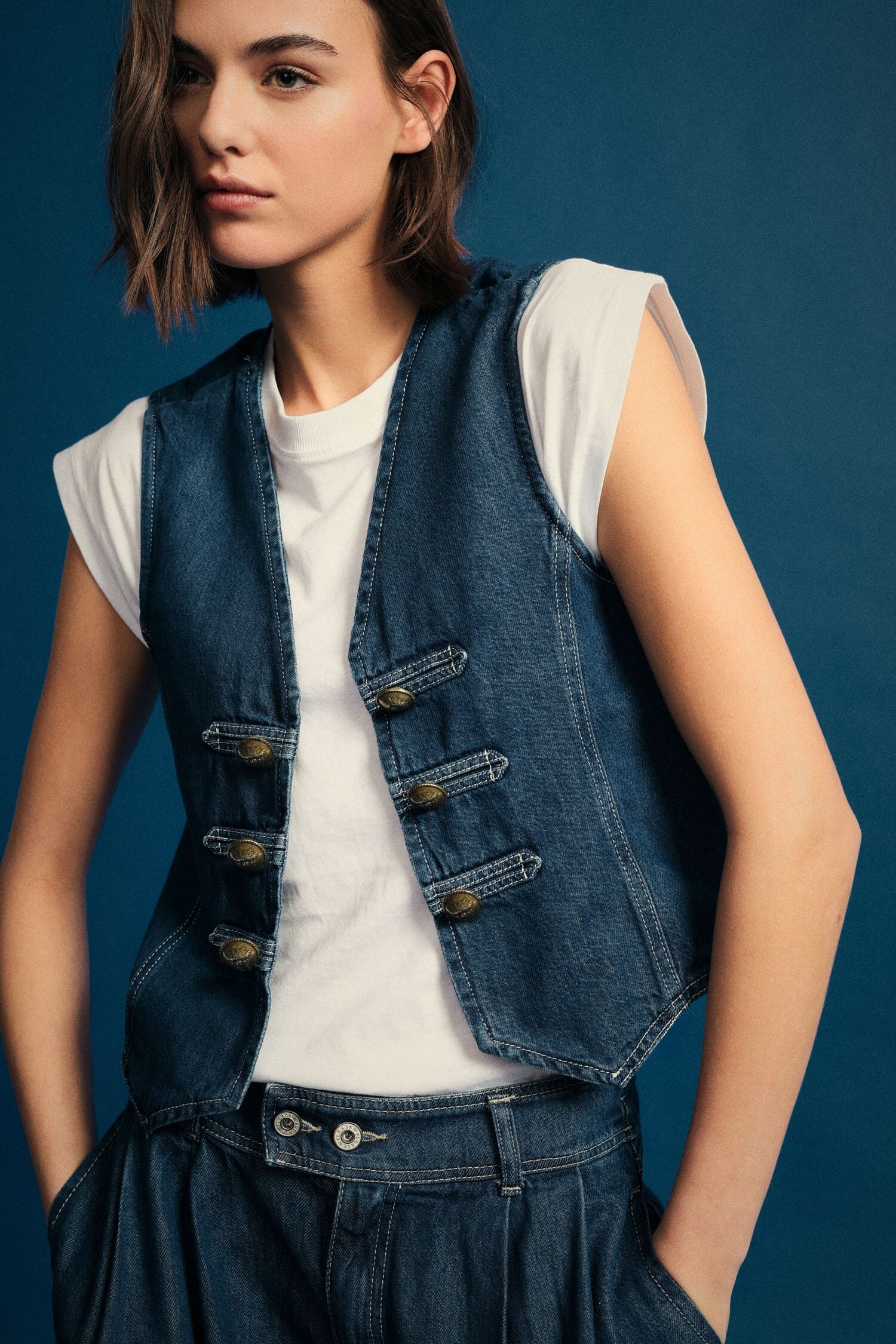 Gilet Senza Maniche In Denim Con Alamari Please