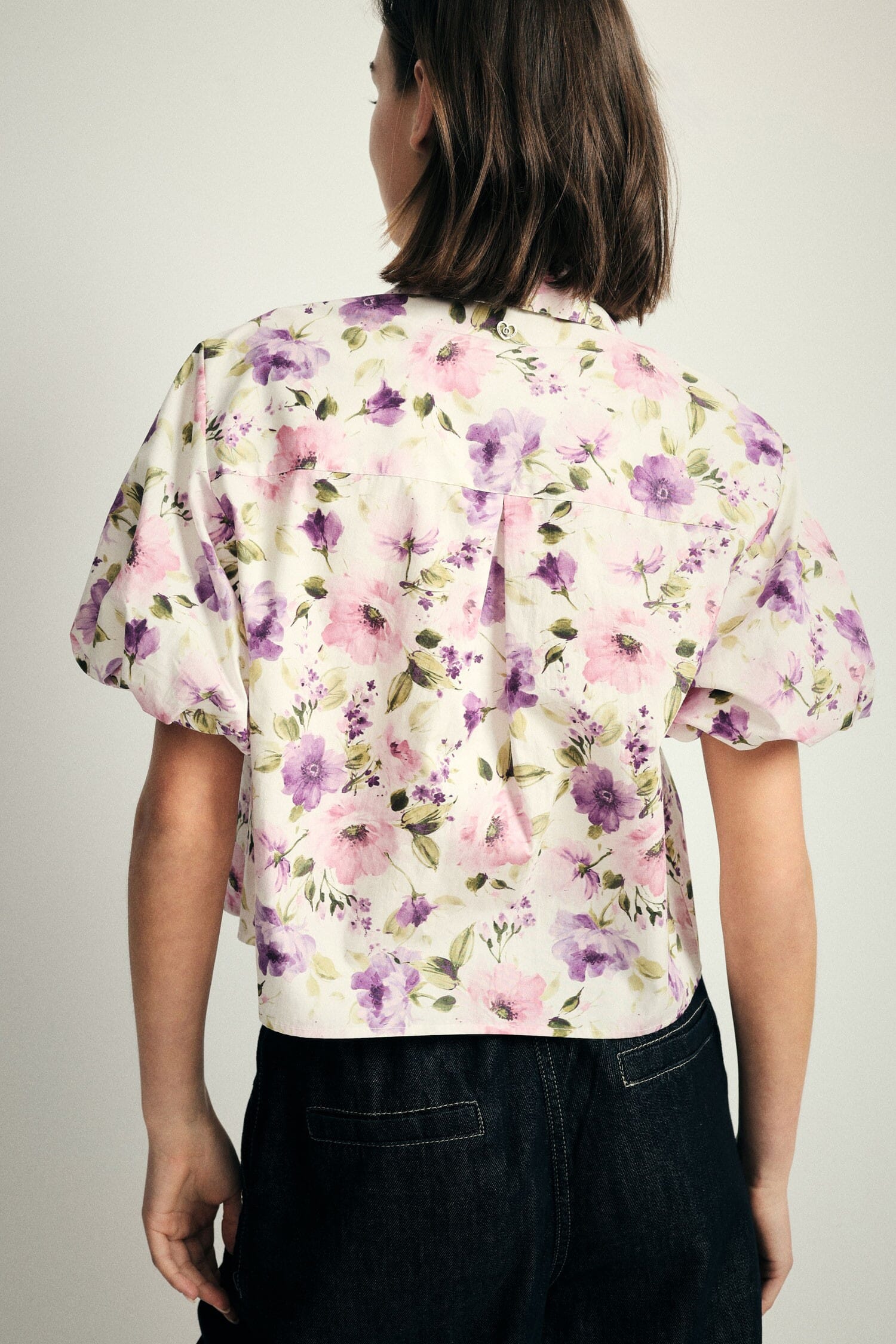 Chemise croisée à fleurs et manches courtes Please