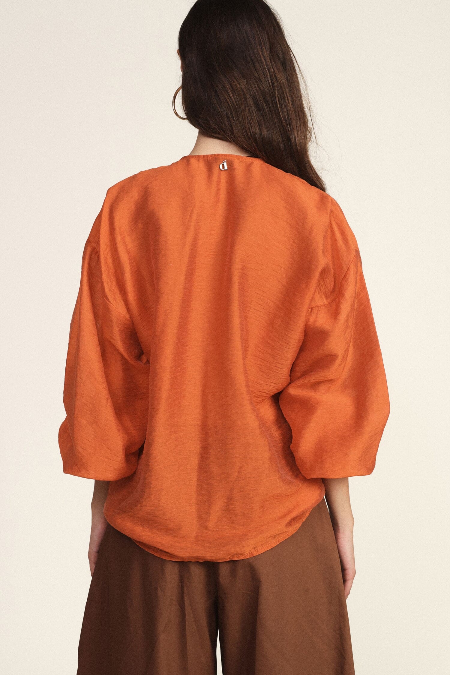 Dixie Wide Blouse with Long Sleeves and Front Ruffles (Chemisier large à manches longues et volants sur le devant)