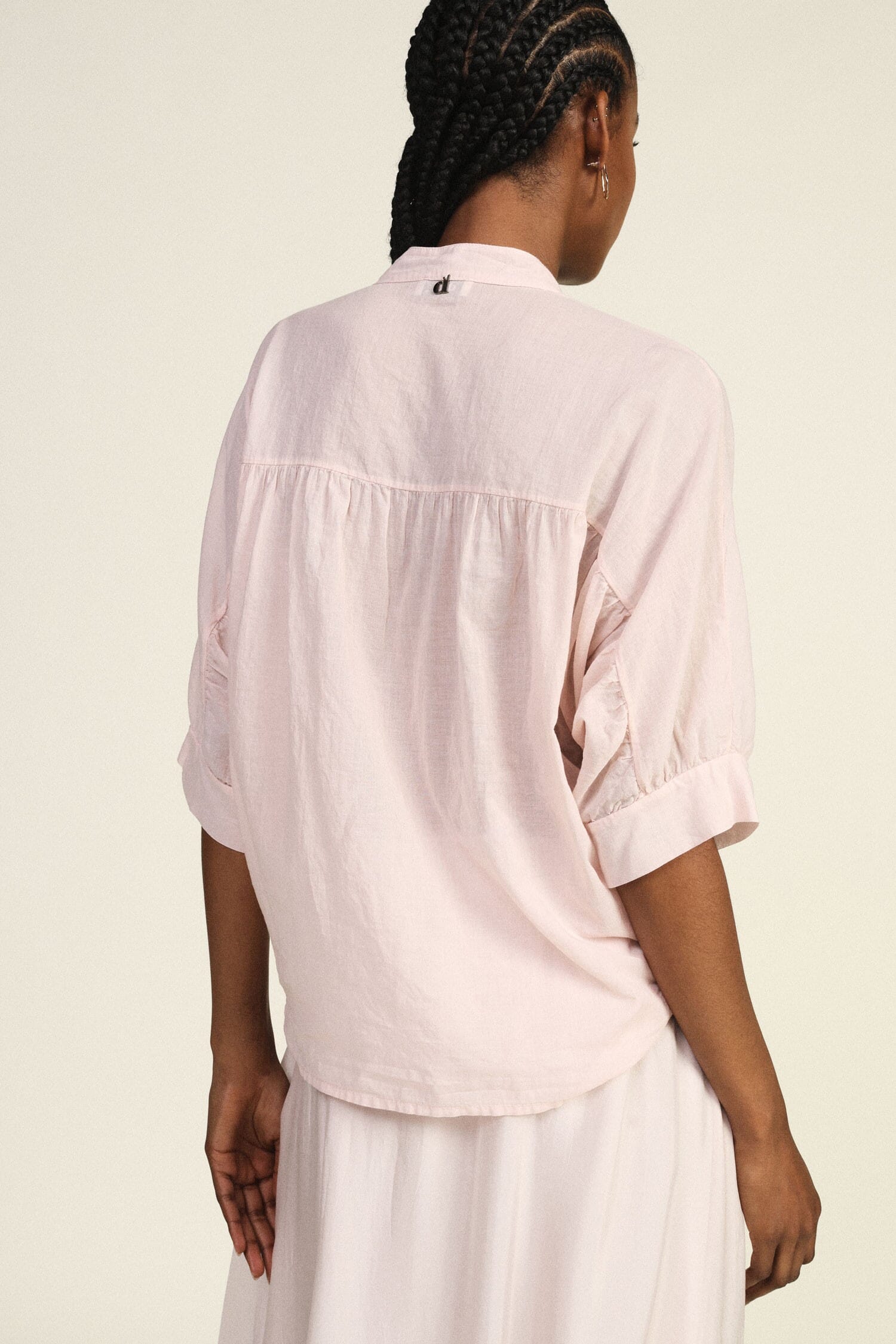 Chemise croisée avec nœud sur le devant et manches retroussées Dixie