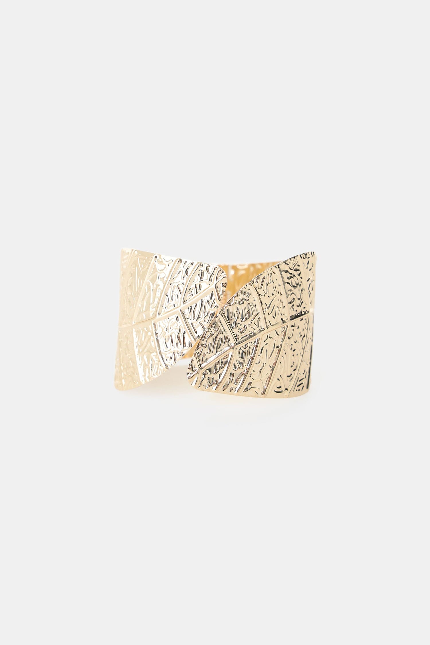Dixie Leaf Motif Engraved Rigid Bracelet