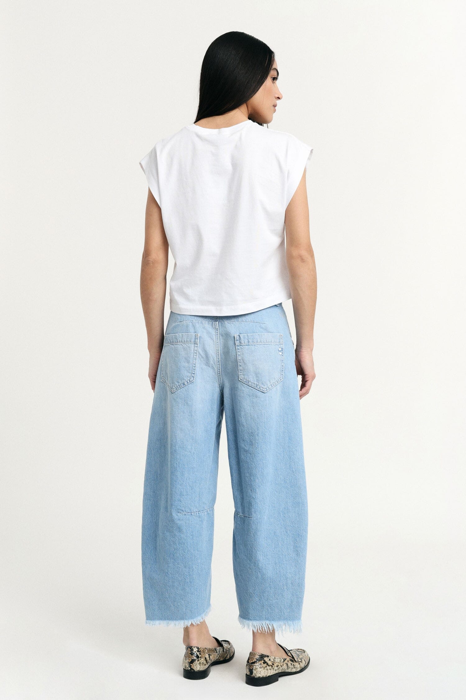 Jeans Baloon Fit Cropped Con Fondo Sfrangiato Please