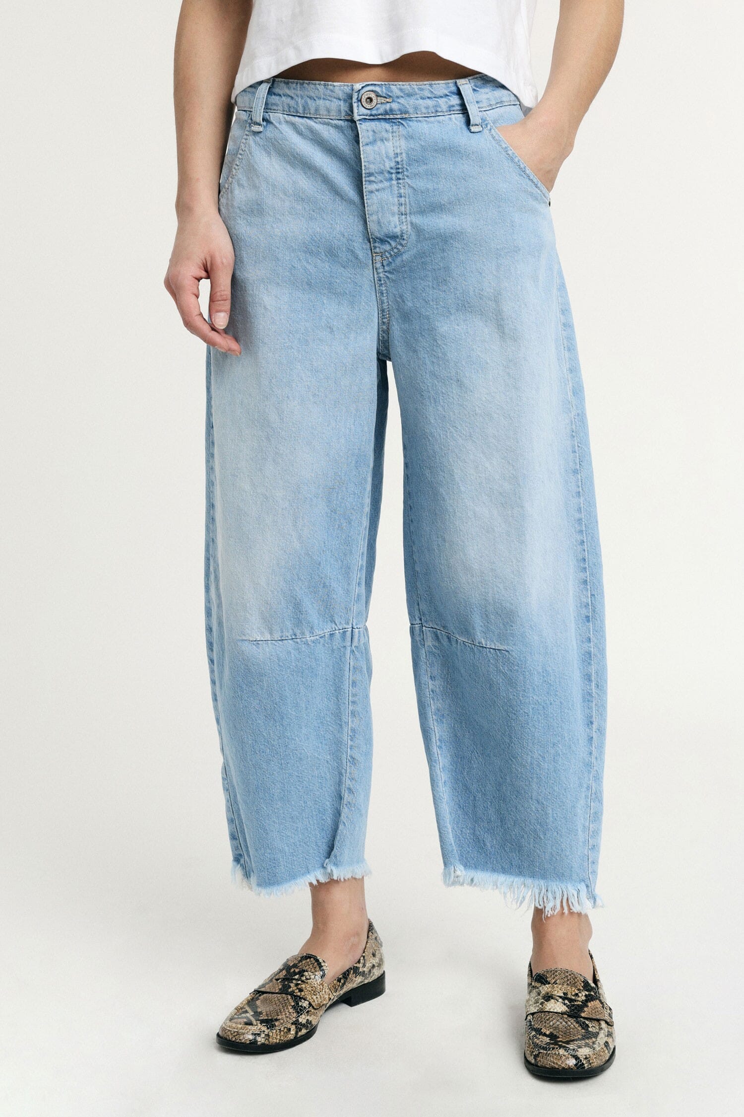 Jeans Baloon Fit Cropped Con Fondo Sfrangiato Please