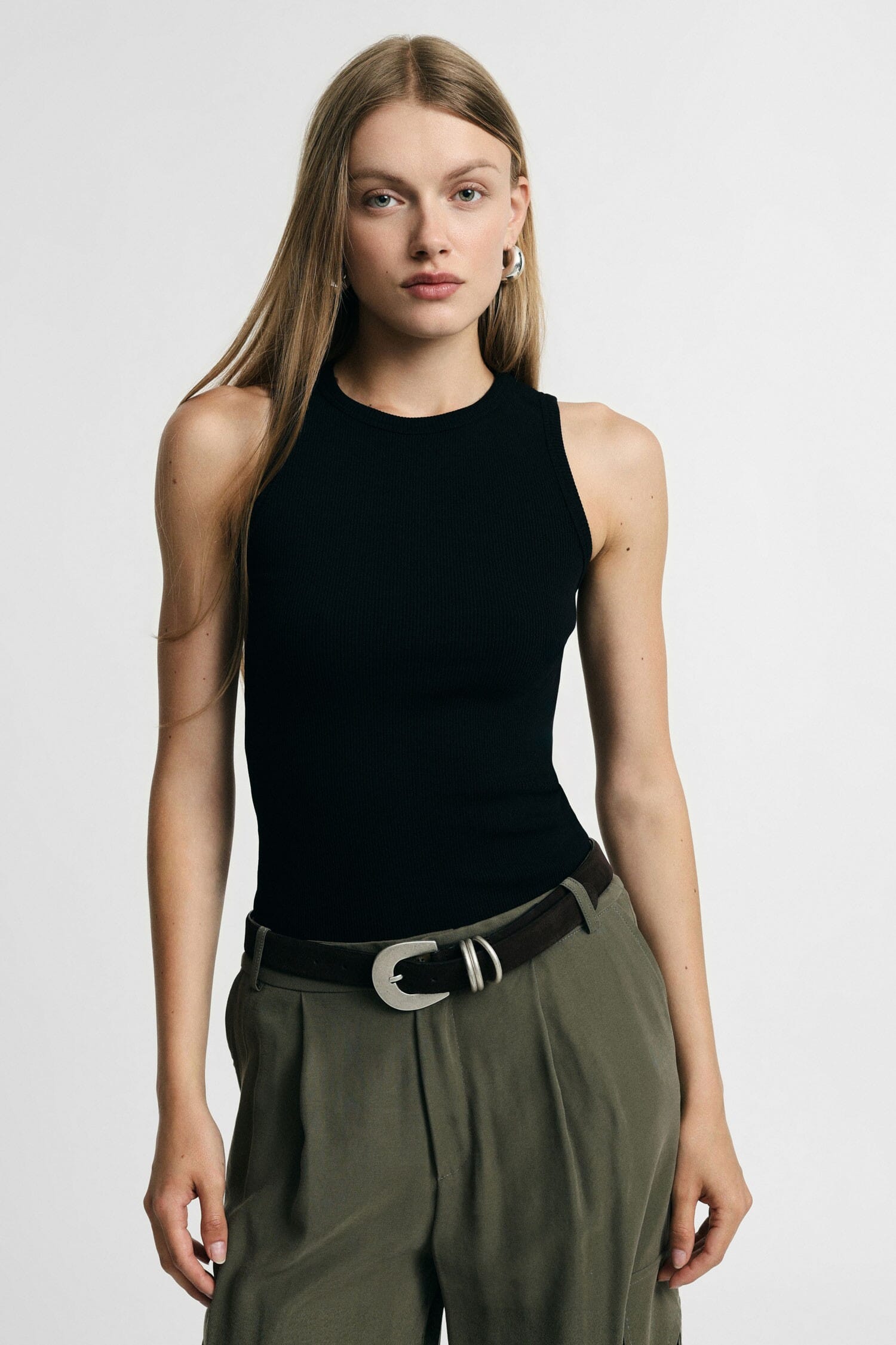 Basic Sleeveless Regular-Fit Crew Neck Top Please
