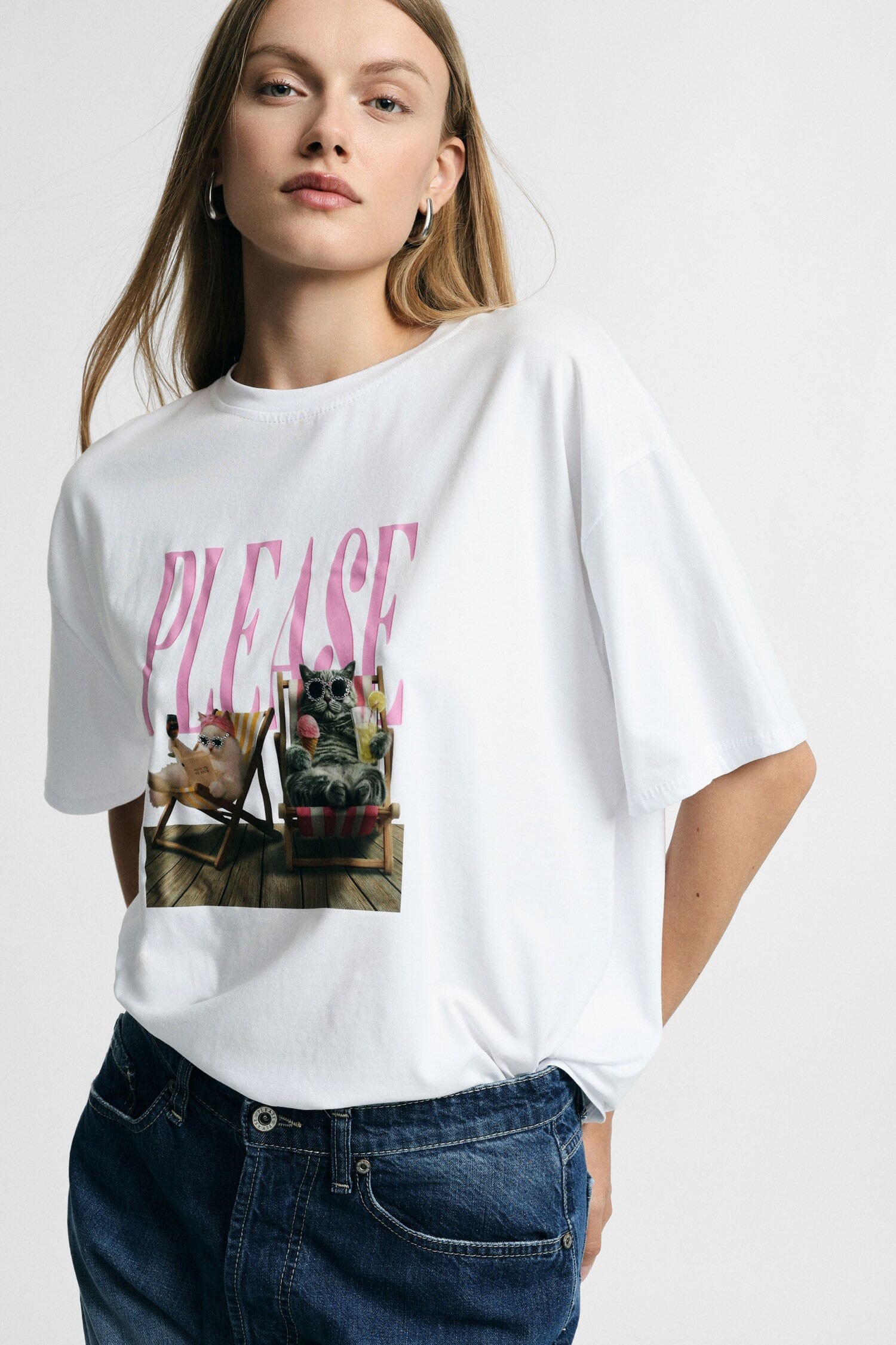 T-Shirt Ampia Stampa Centrale Lettering E Animali Please