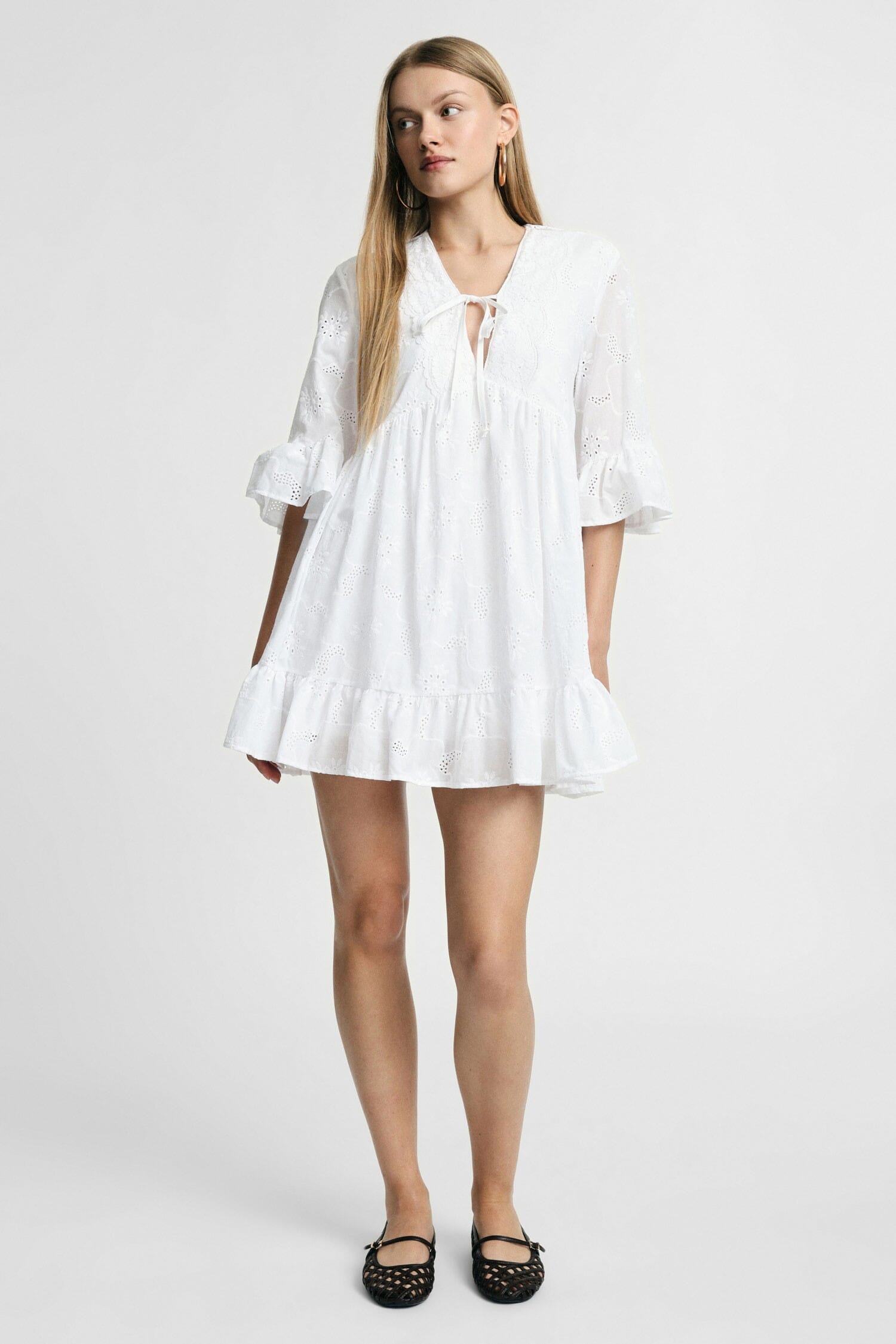 Vestito Corto Con Maniche Ampie E Volant Please