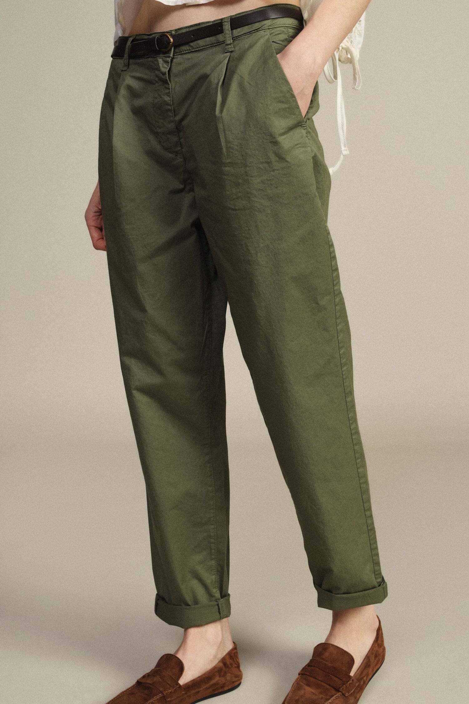 Trousers Chino-Fit Con Cintura Sottile E Risvolti Dixie