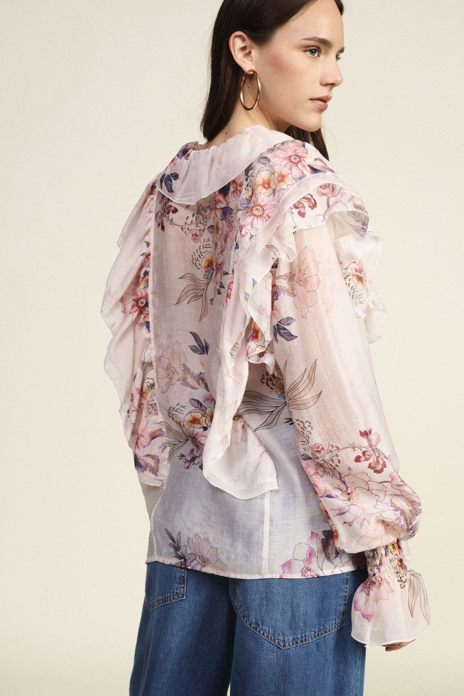 Blusa Ampia Con Stampa Floreale E Volant Dixie
