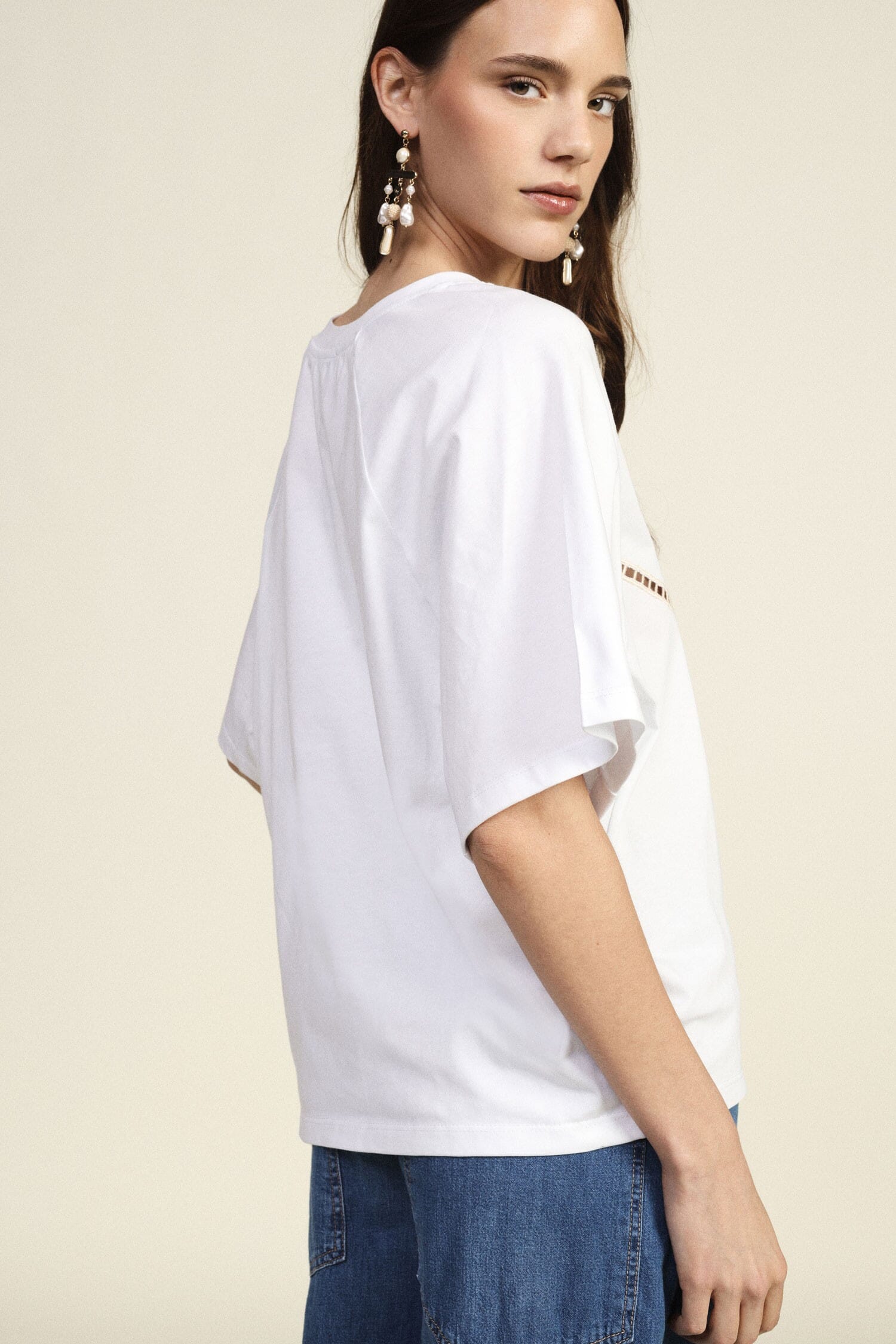 T-Shirt Corta Con Ricamo Geometrico E Scollo A V Dixie