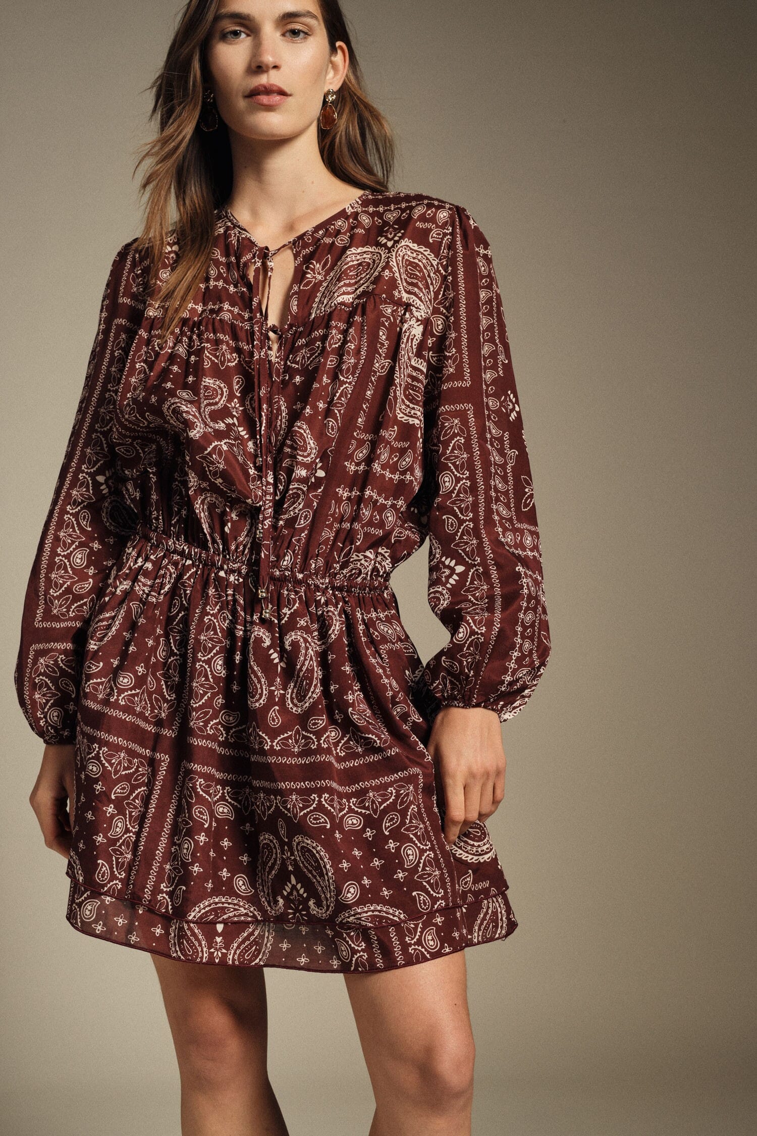 Abito Corto Stampa Paisley Con Maniche Lunghe Dixie