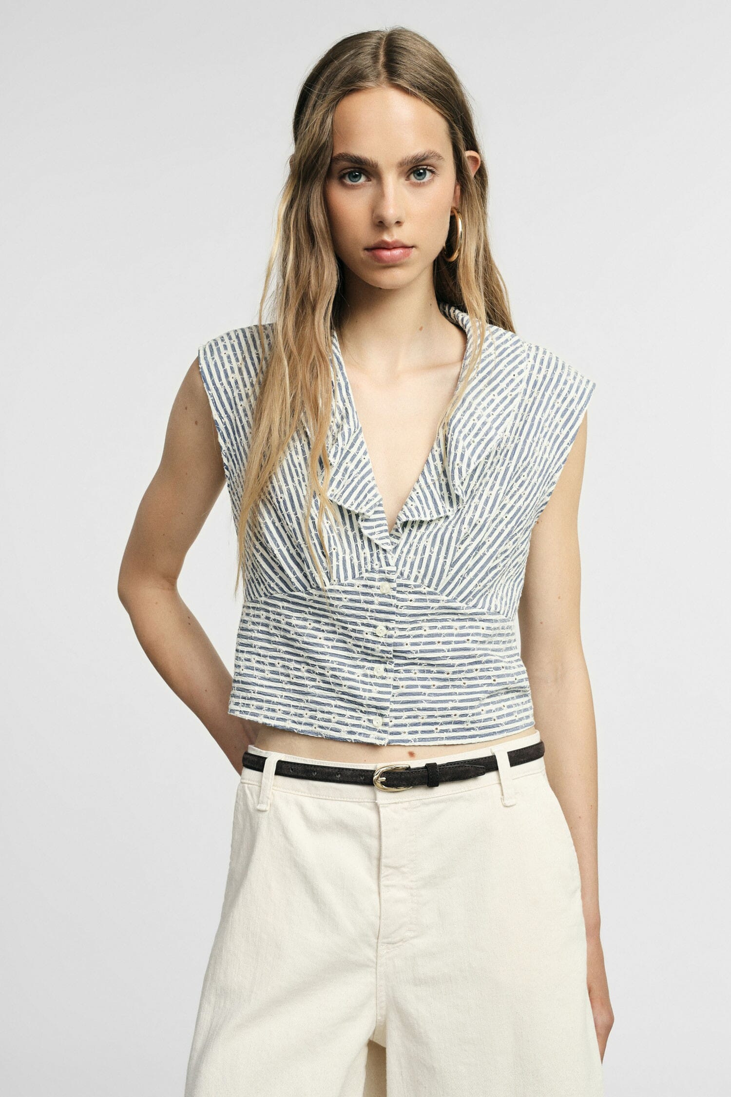 Shirt Cropped Senza Maniche Con Volant E Righe Please