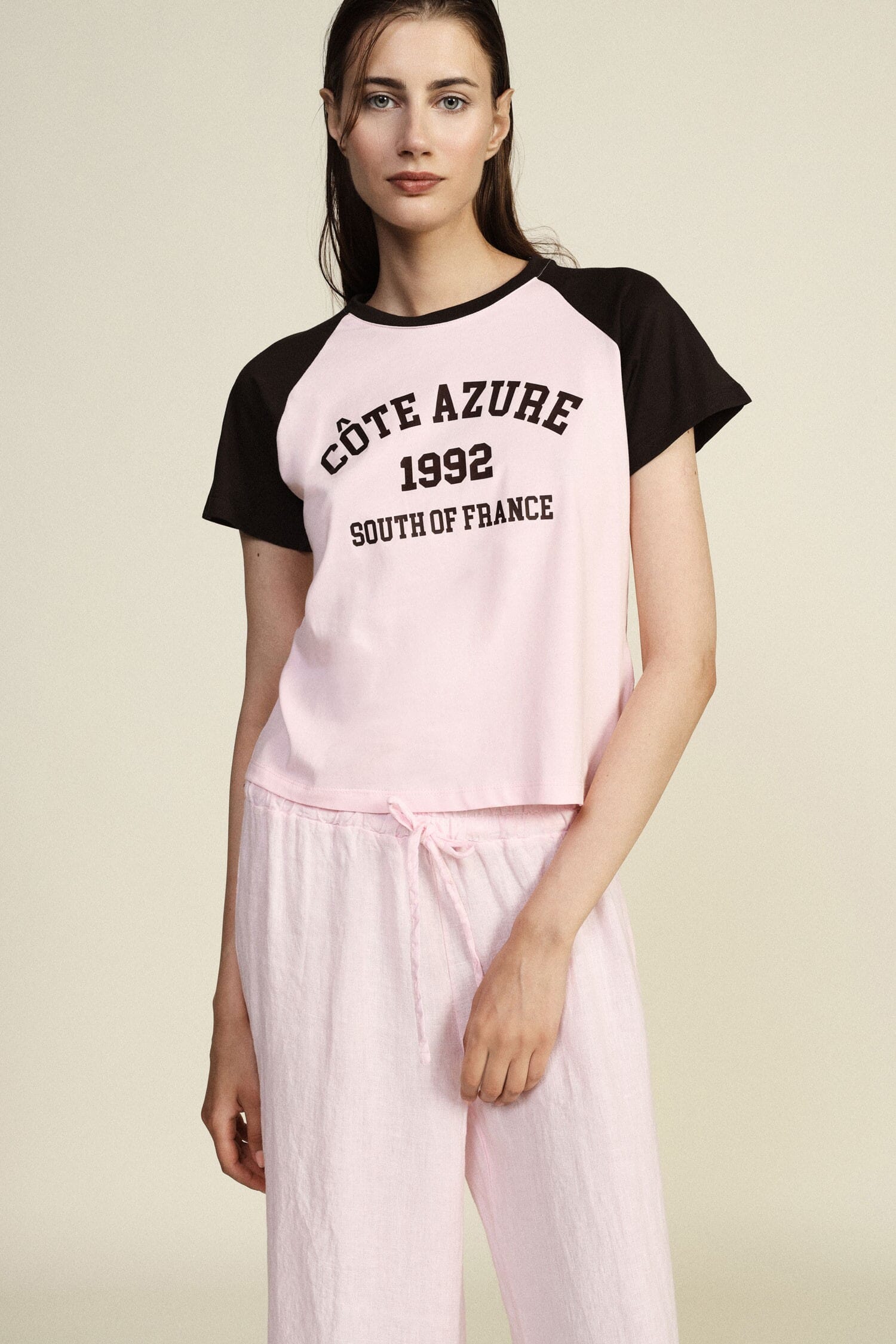 T-Shirt Con Maniche Raglan E Stampa Frontale Dixie