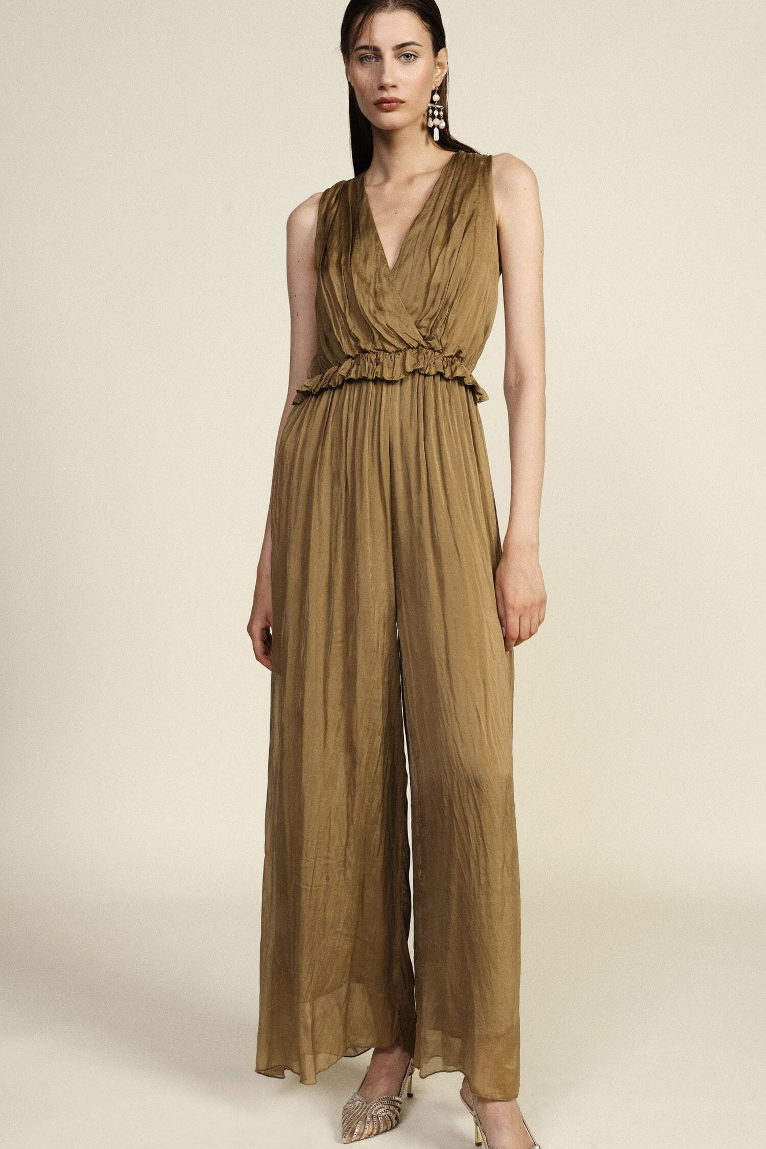 Long Jumpsuit With Deep Neckline And Curled Belt Dixie