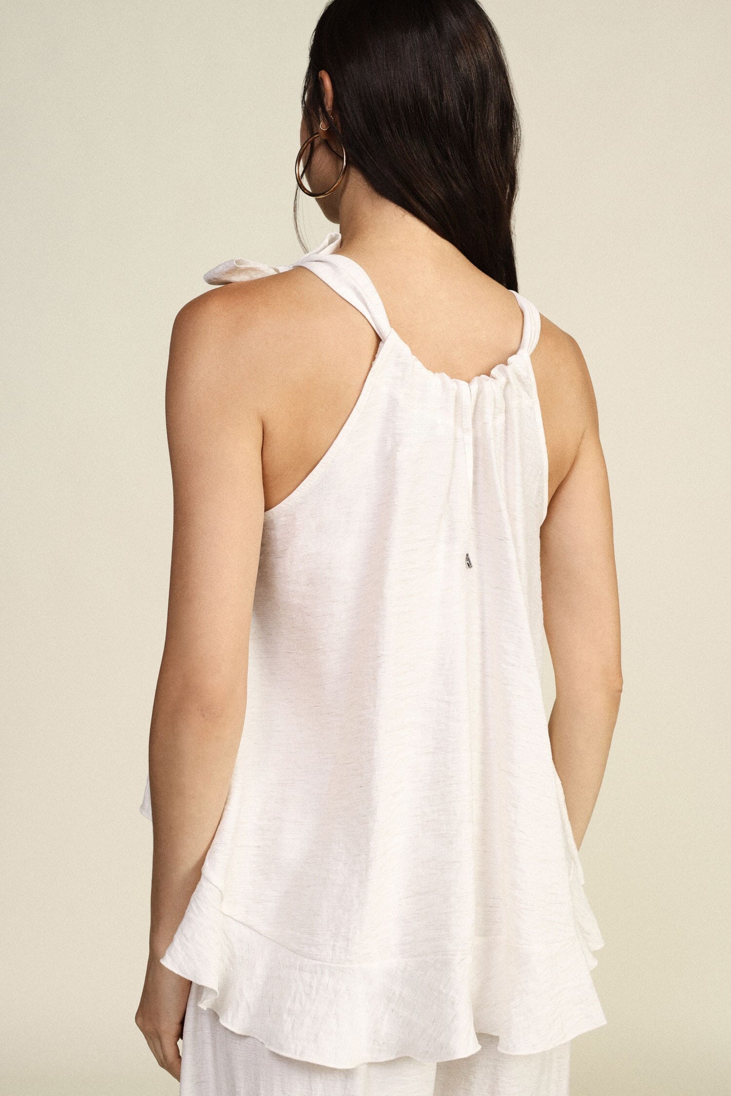 Dixie Wide Top With Curled Shoulders And Ruffles