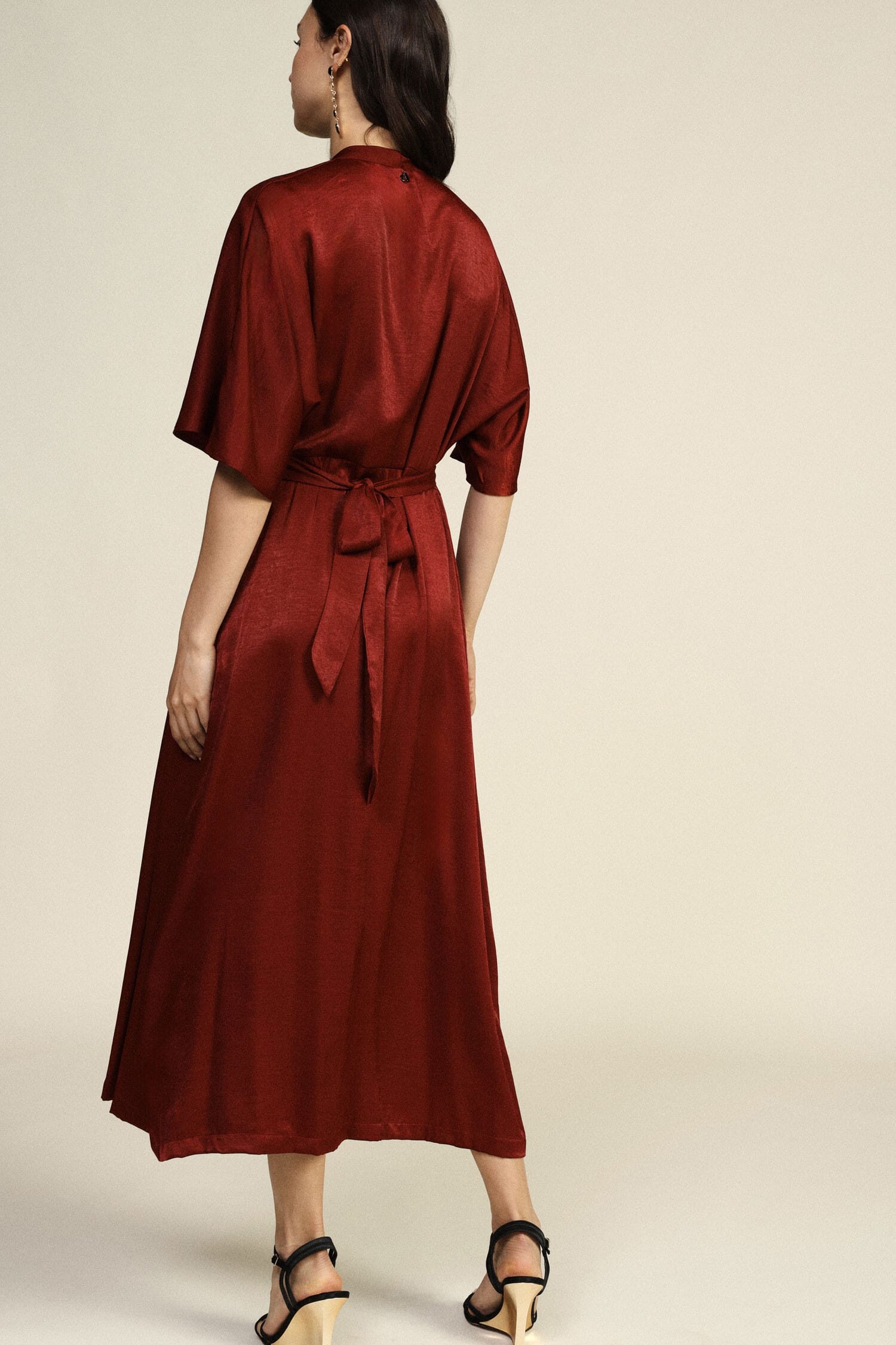 Robe longue croisée avec ceinture et manches larges Dixie