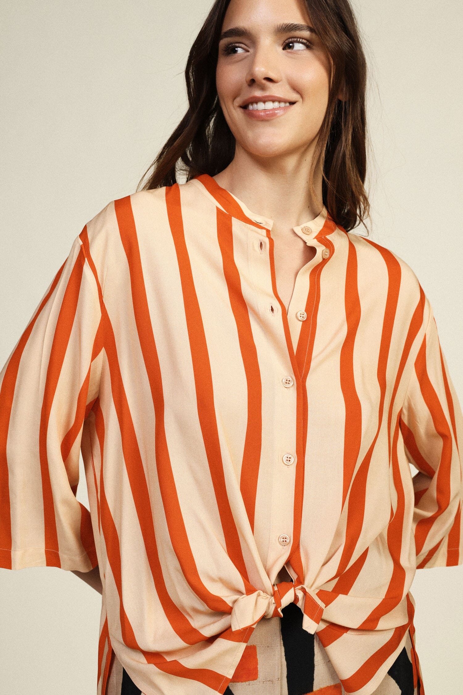 Chemise à rayures avec nœud sur le devant et manches 3/4 Dixie