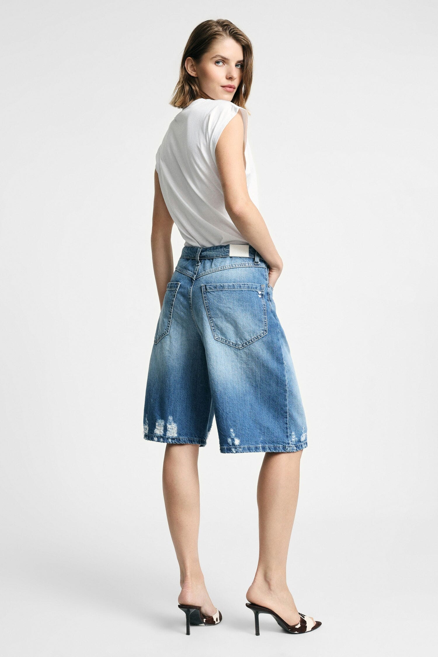 Shorts Cinque Tasche Effetto Used Lunghezza Al Ginocchio Please