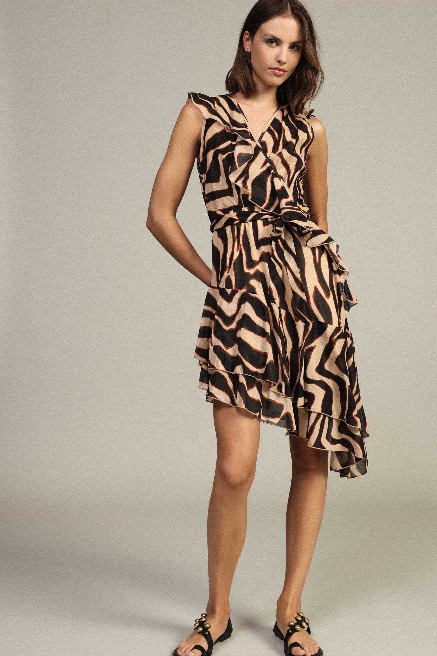 Robe courte croisée à volants asymétriques Dixie