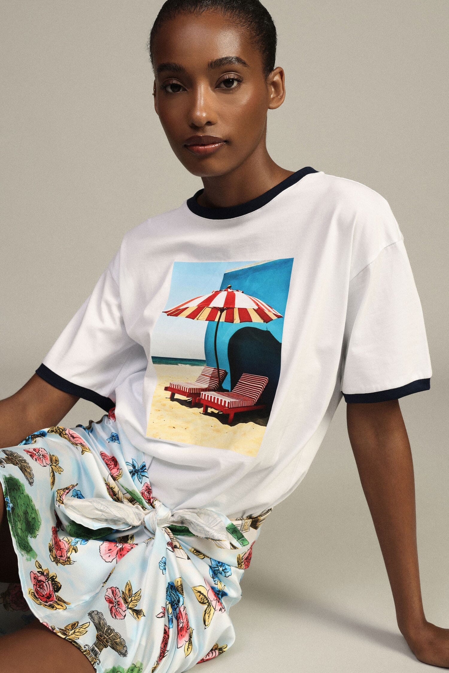 T-shirt à col rond avec imprimé photo et bordures contrastées Dixie