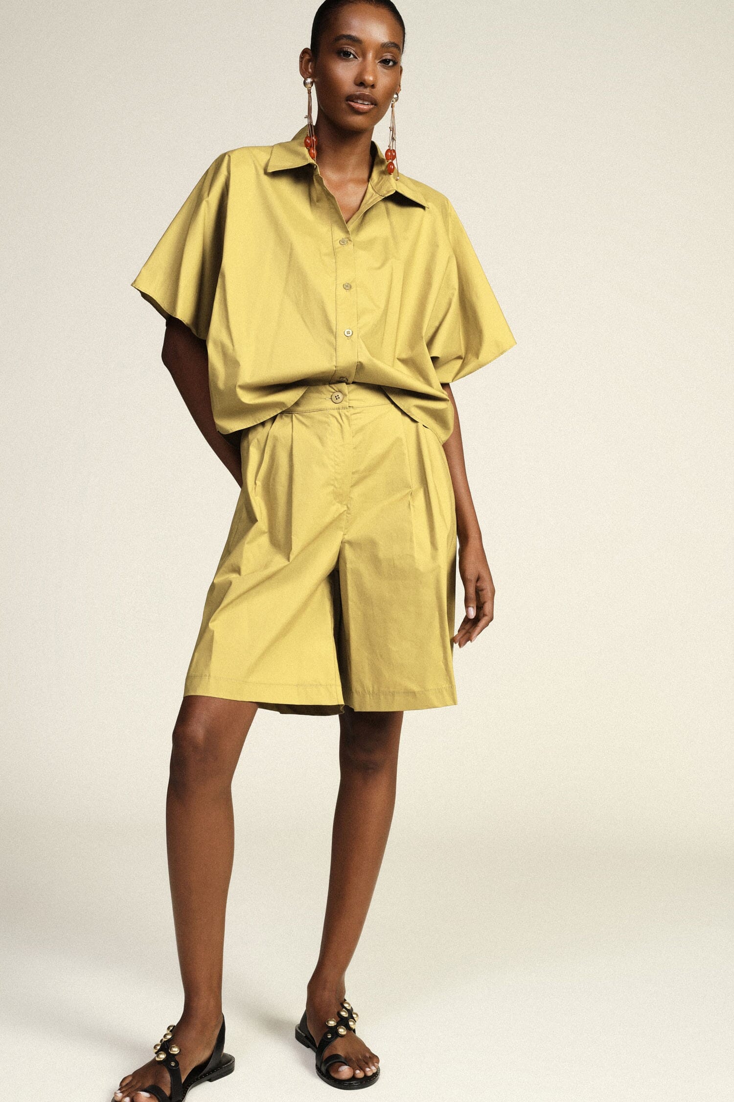 Shorts A Vita Alta Con Pince E Tasche Laterali Dixie