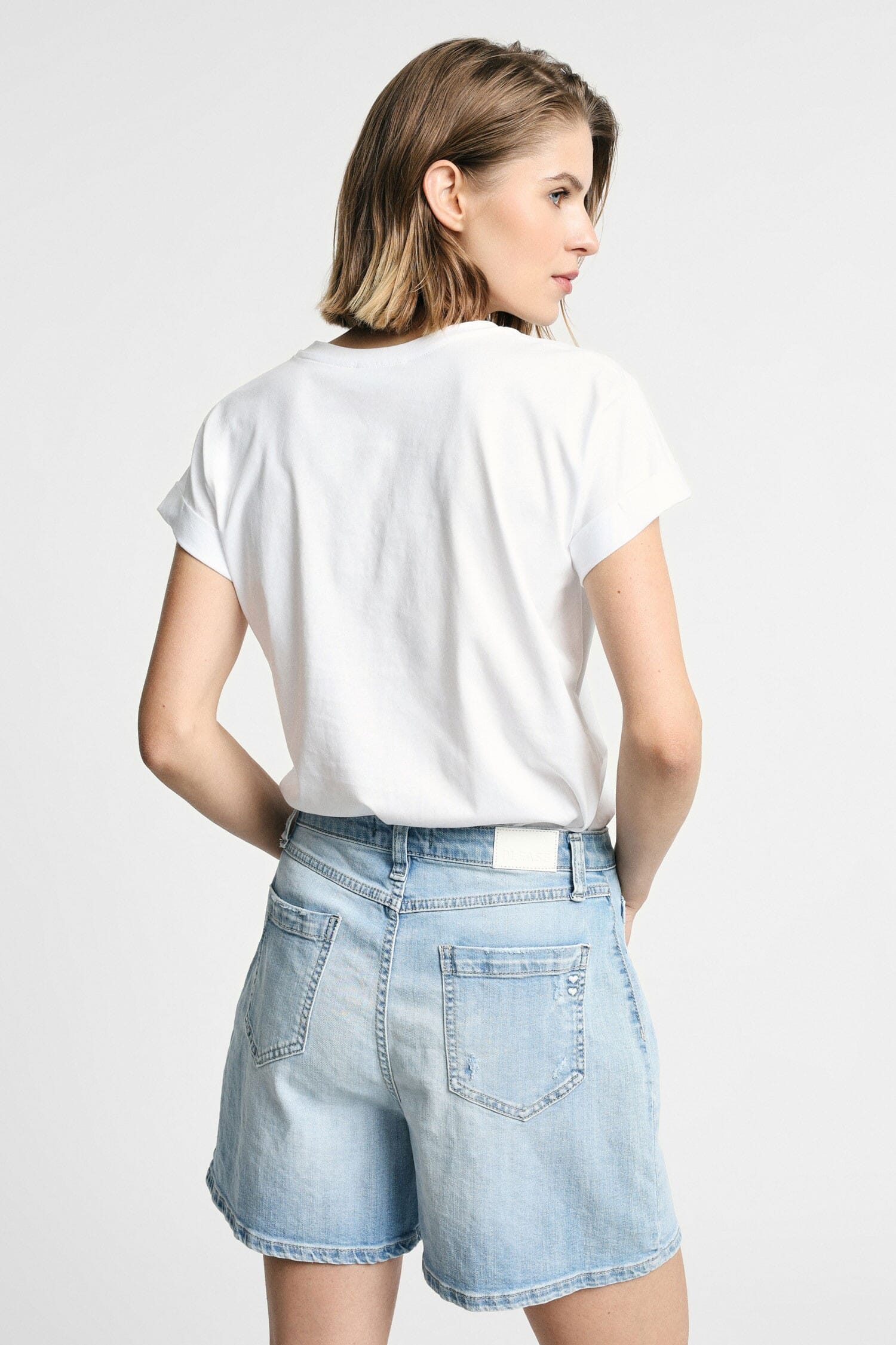 T-Shirt Maniche Corte Con Ricamo Cuore Frontale Please