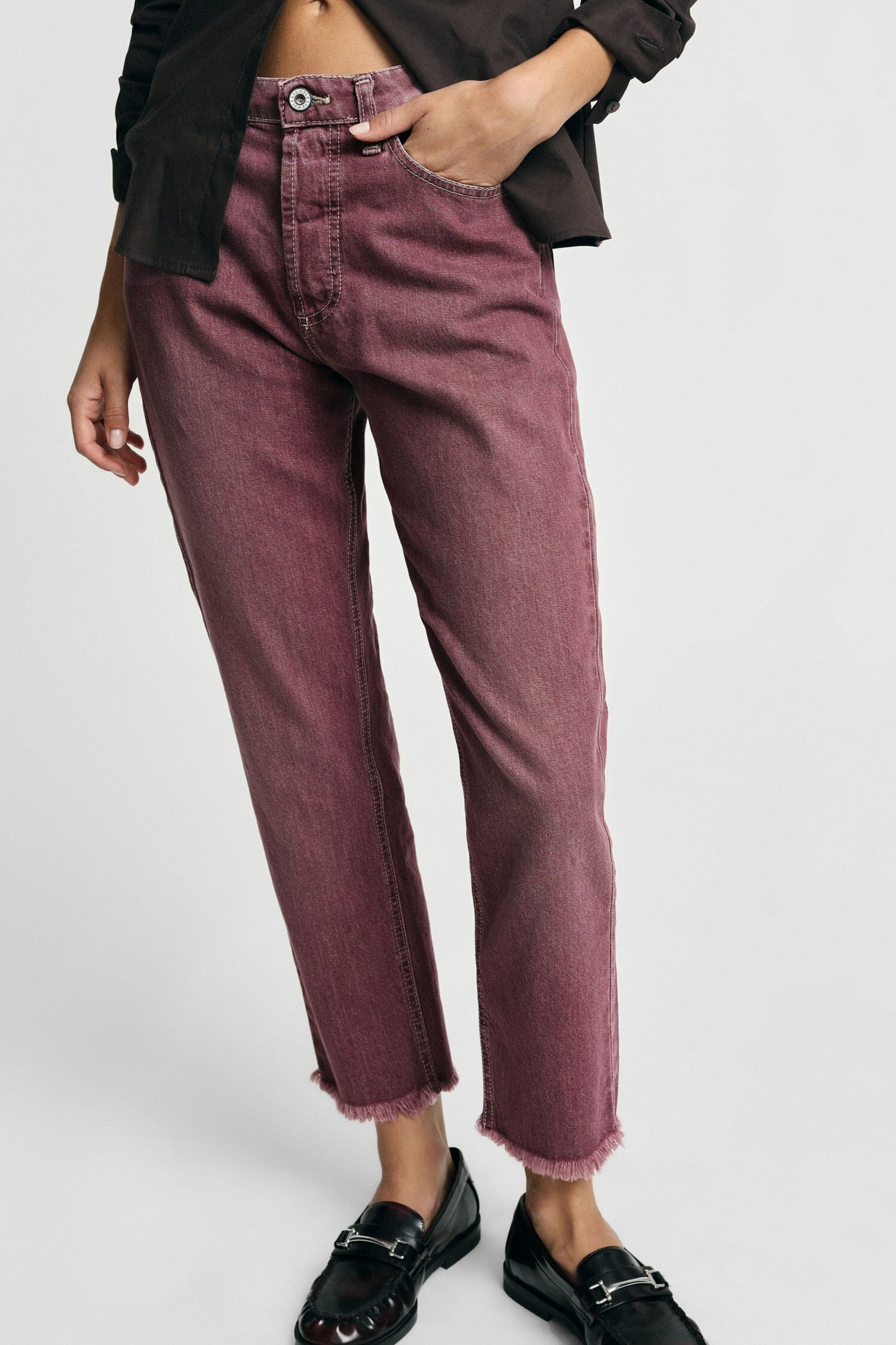 Pantalon court à coupe régulière avec ourlet effiloché Please