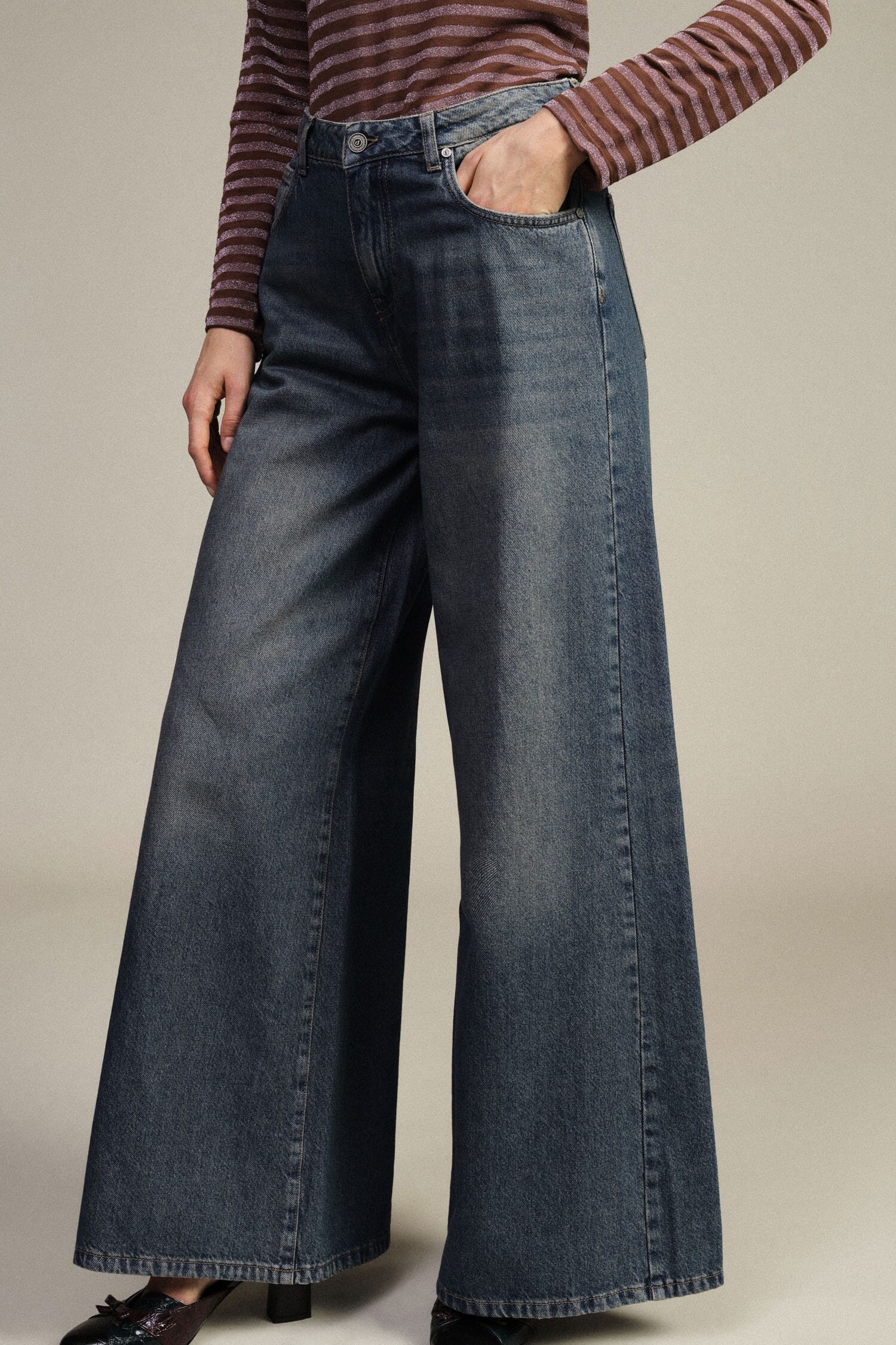 Jean à taille haute et jambes larges, cinq poches, modèle Dixie
