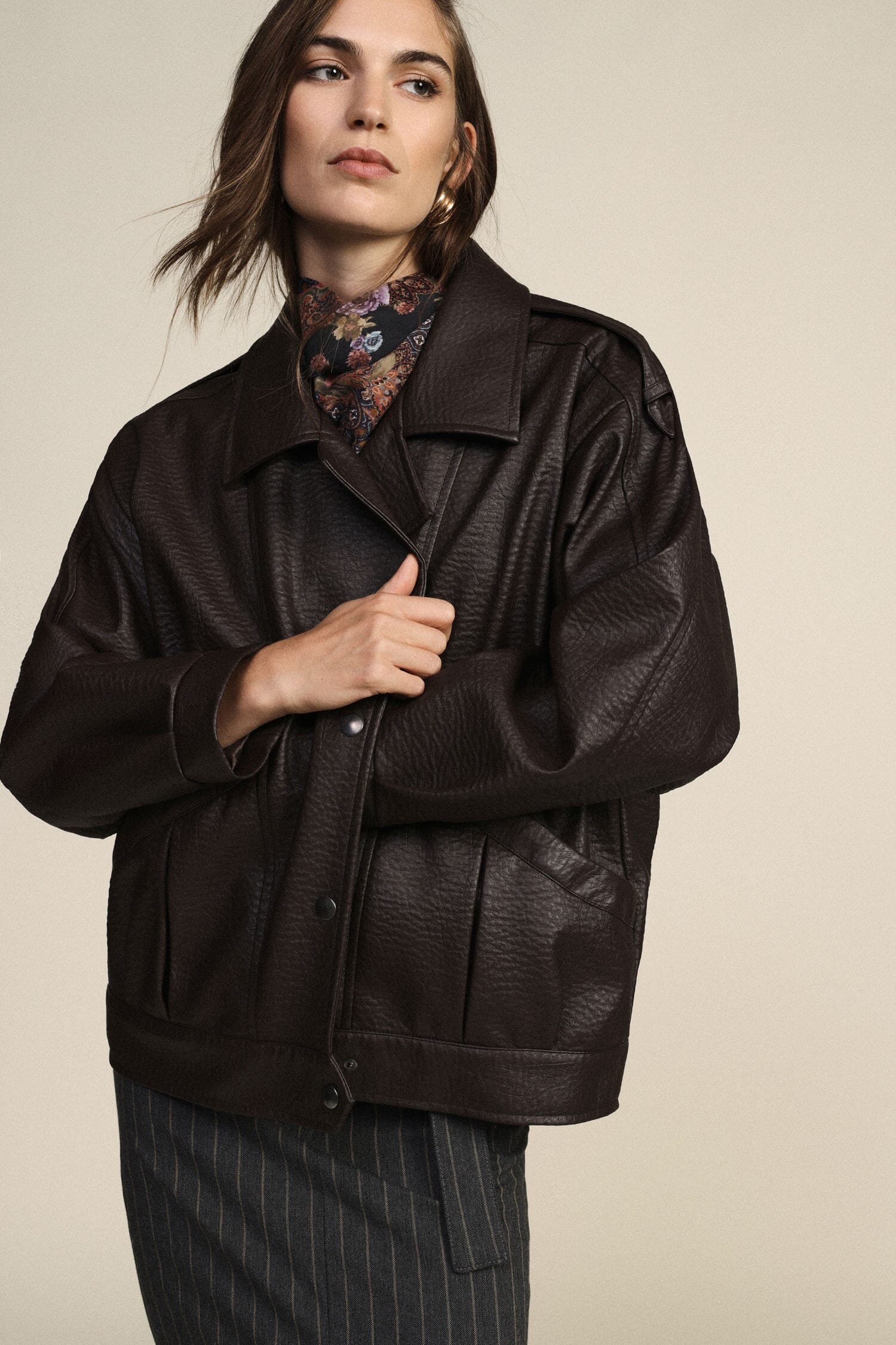 Dixie Short Coat with Wide Lapels and Front Pockets
