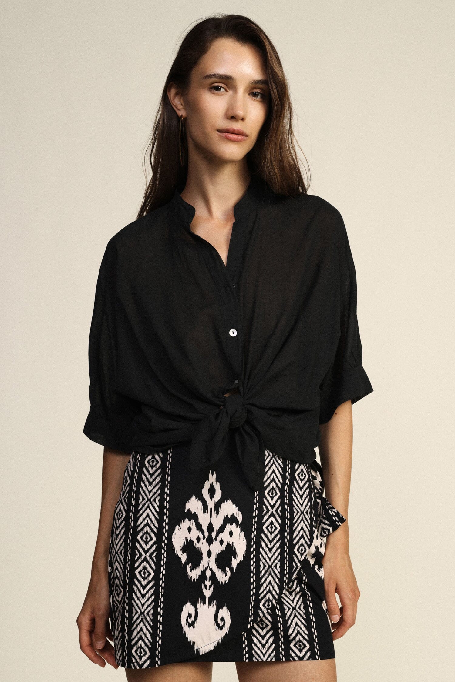 Cropped Shirt With Front Knot And Turned-Up Sleeves Dixie