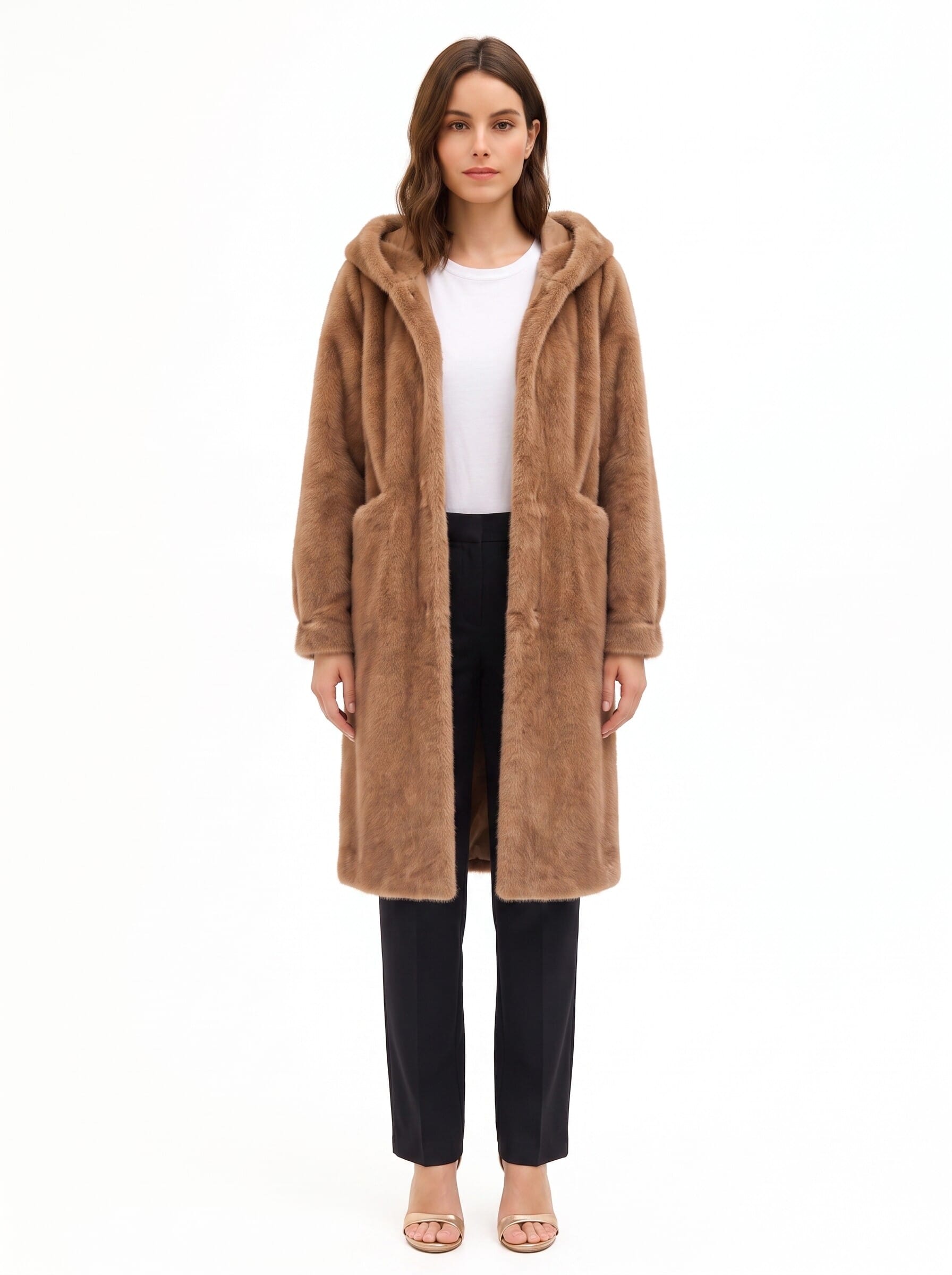 Cappotto Lungo Con Cappuccio In Morbida Pelliccia Sintetica E Tasche A Filo Rinascimento