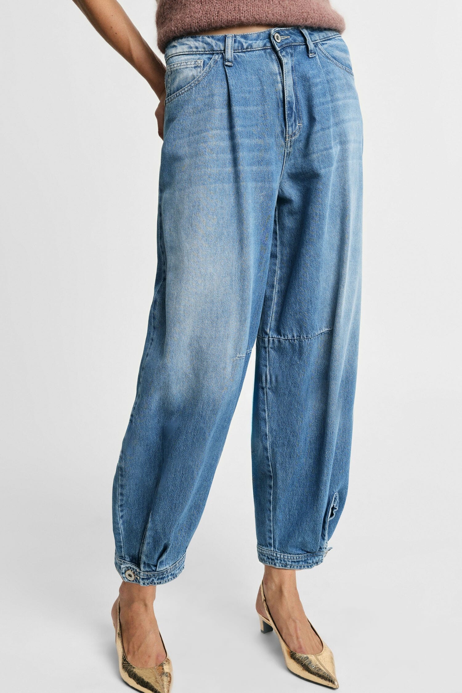 Balloon-style jeans with darts and an adjustable hem – Please